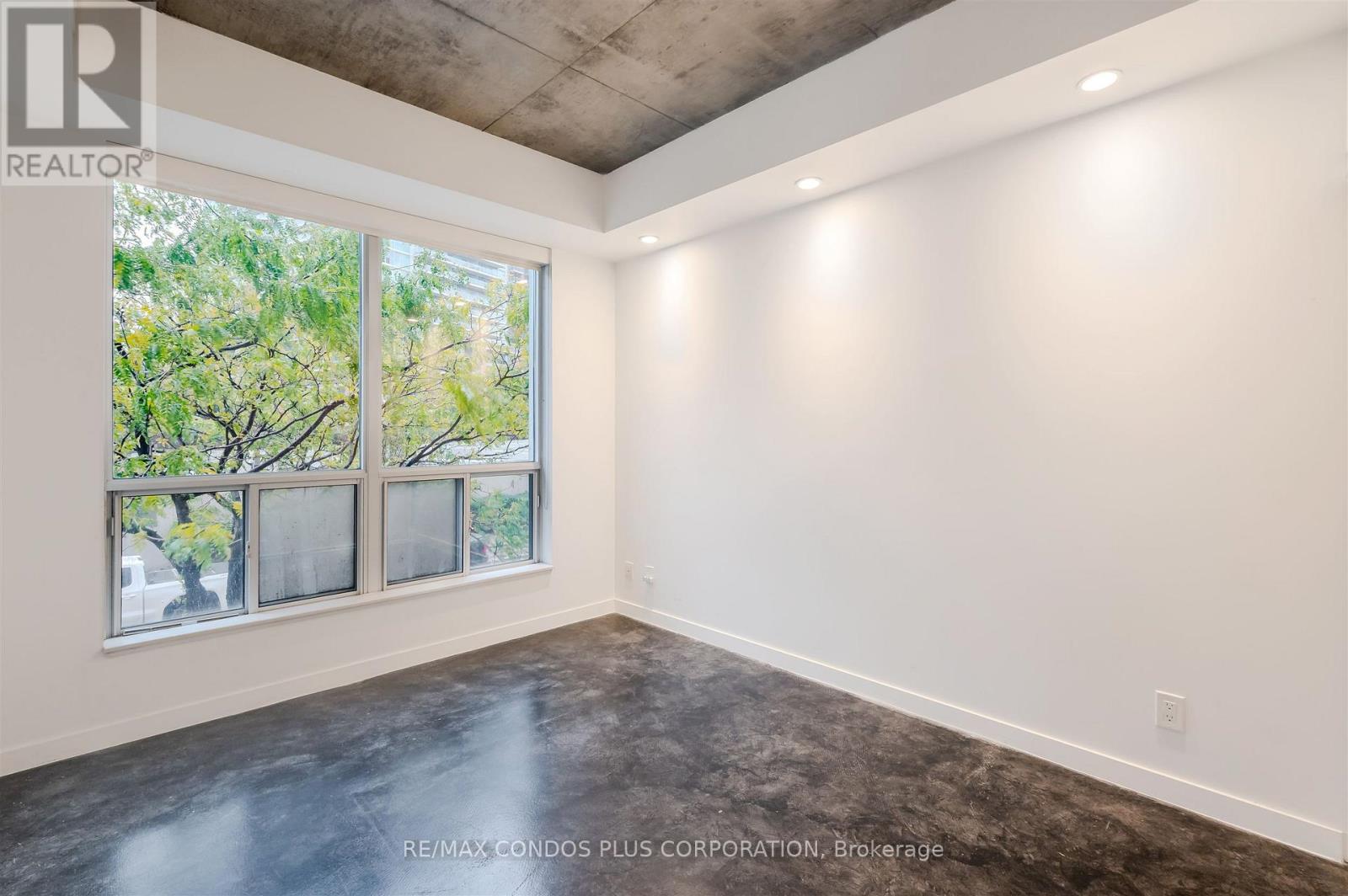 215 - 1 Shaw Street, Toronto, Ontario  M6K 0A1 - Photo 9 - C12497562