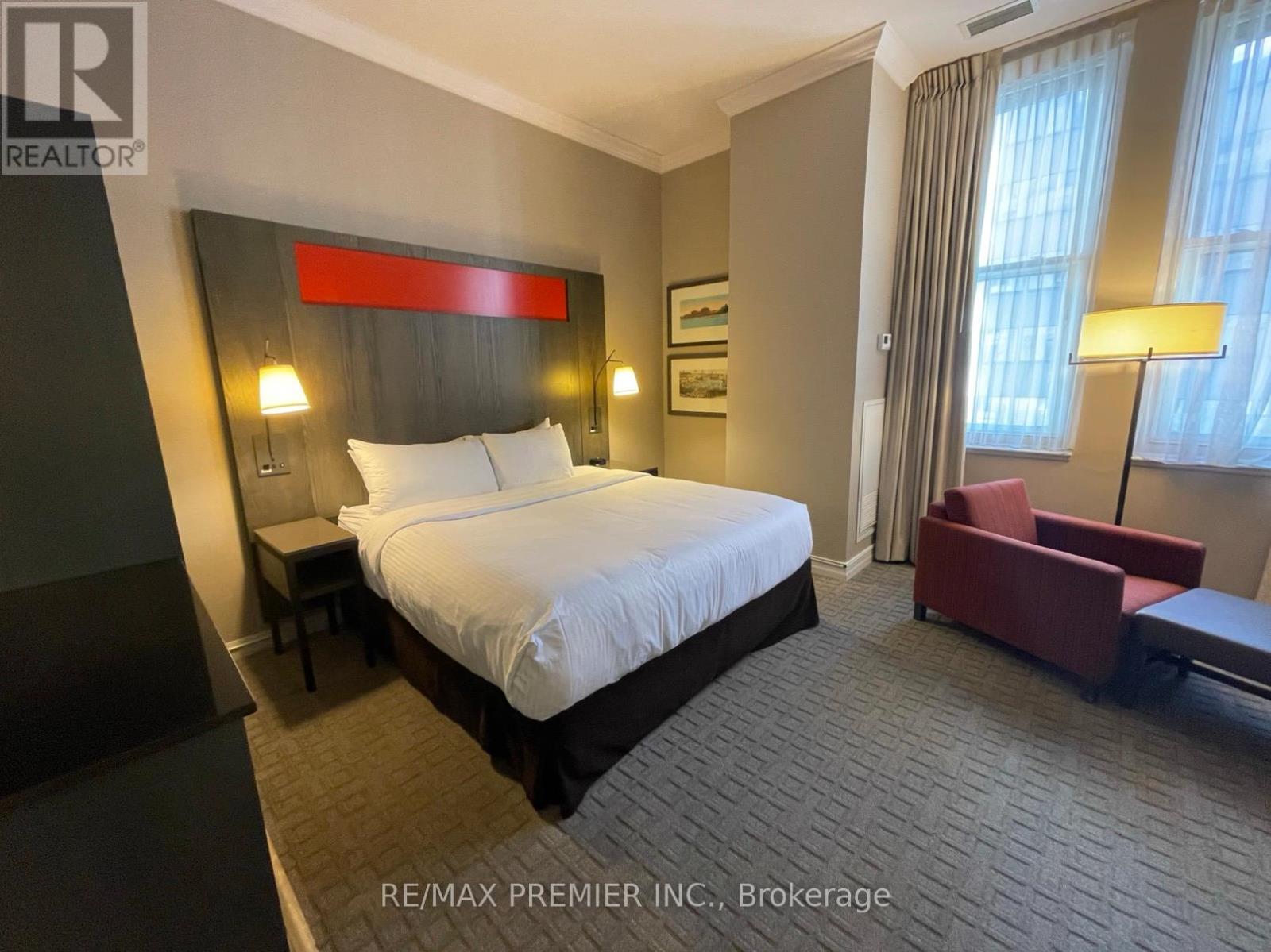 1105 - 1 King Street W, Toronto, Ontario  M5H 1A1 - Photo 10 - C12497686