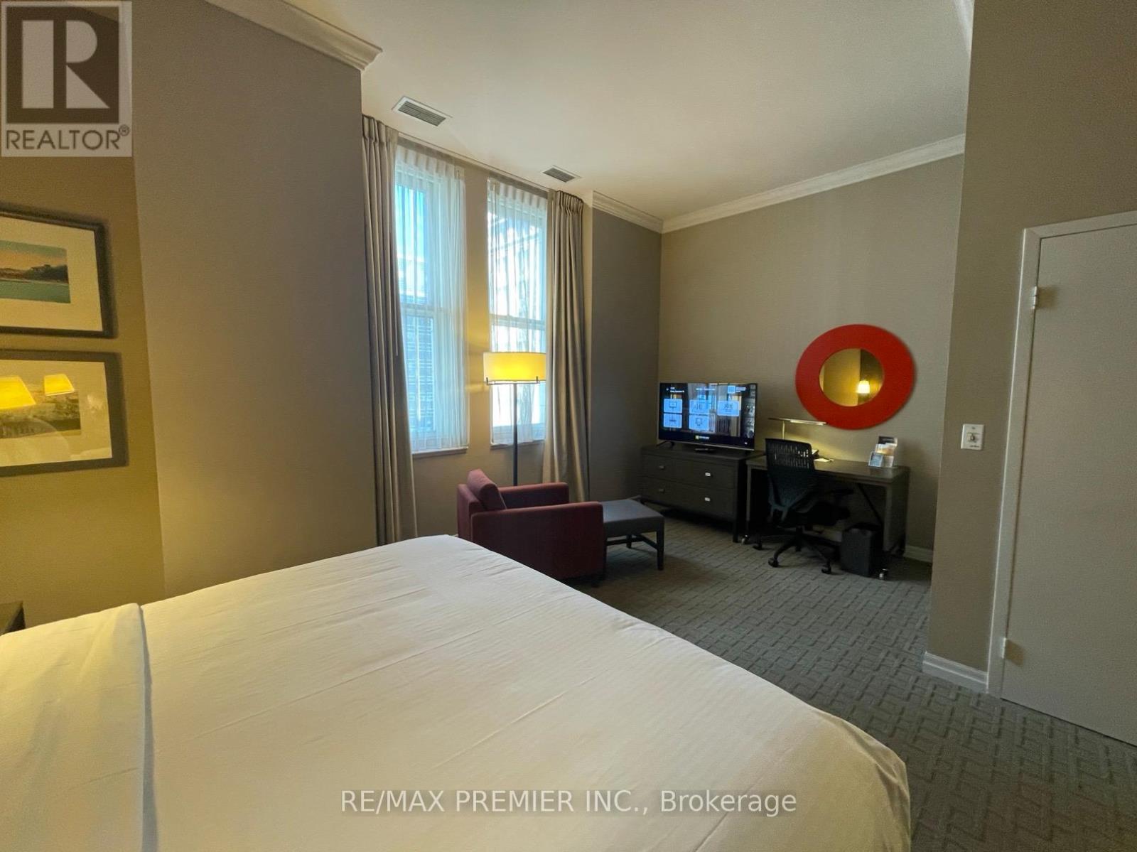 1105 - 1 King Street W, Toronto, Ontario  M5H 1A1 - Photo 11 - C12497686