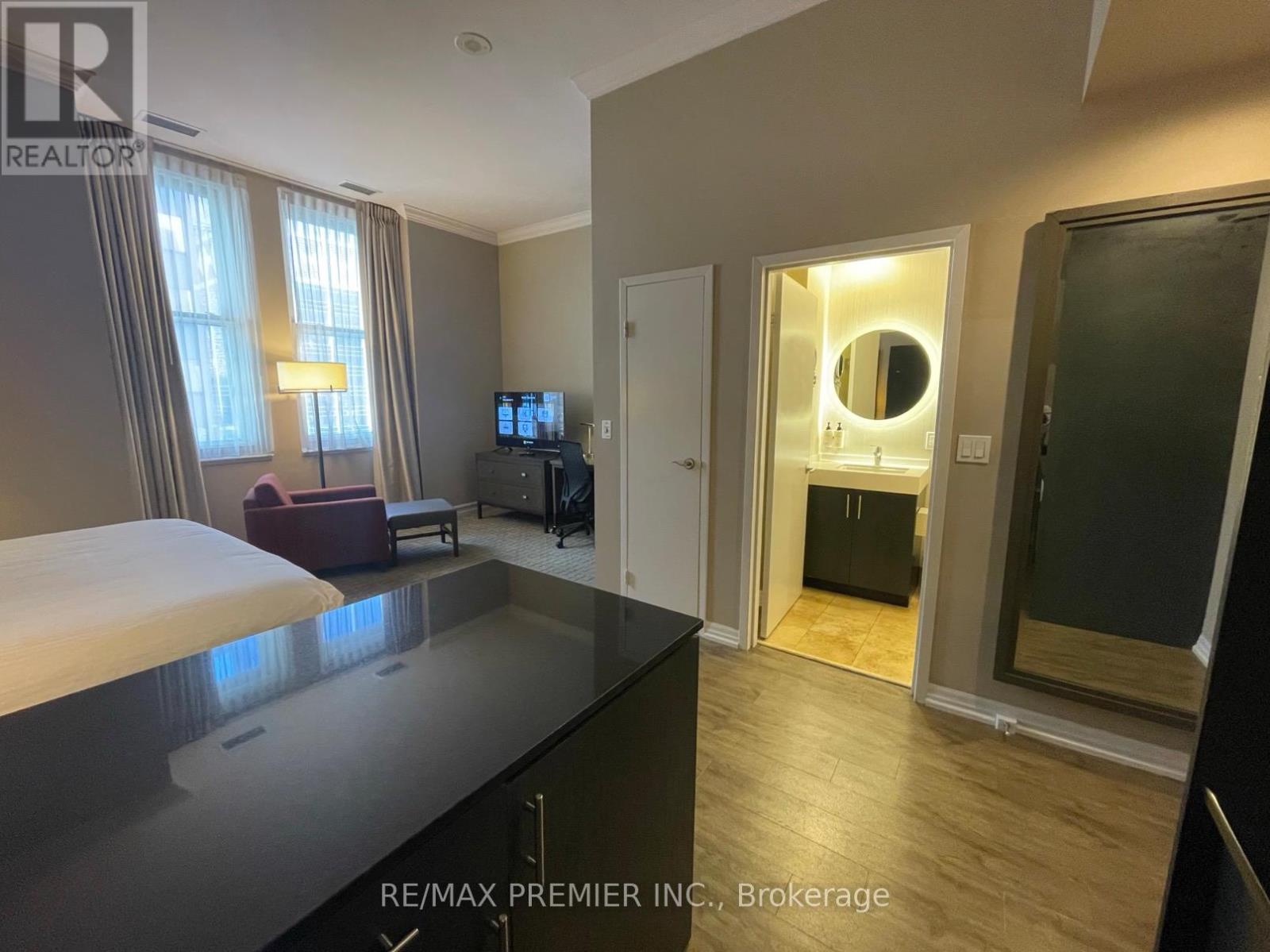 1105 - 1 King Street W, Toronto, Ontario  M5H 1A1 - Photo 14 - C12497686