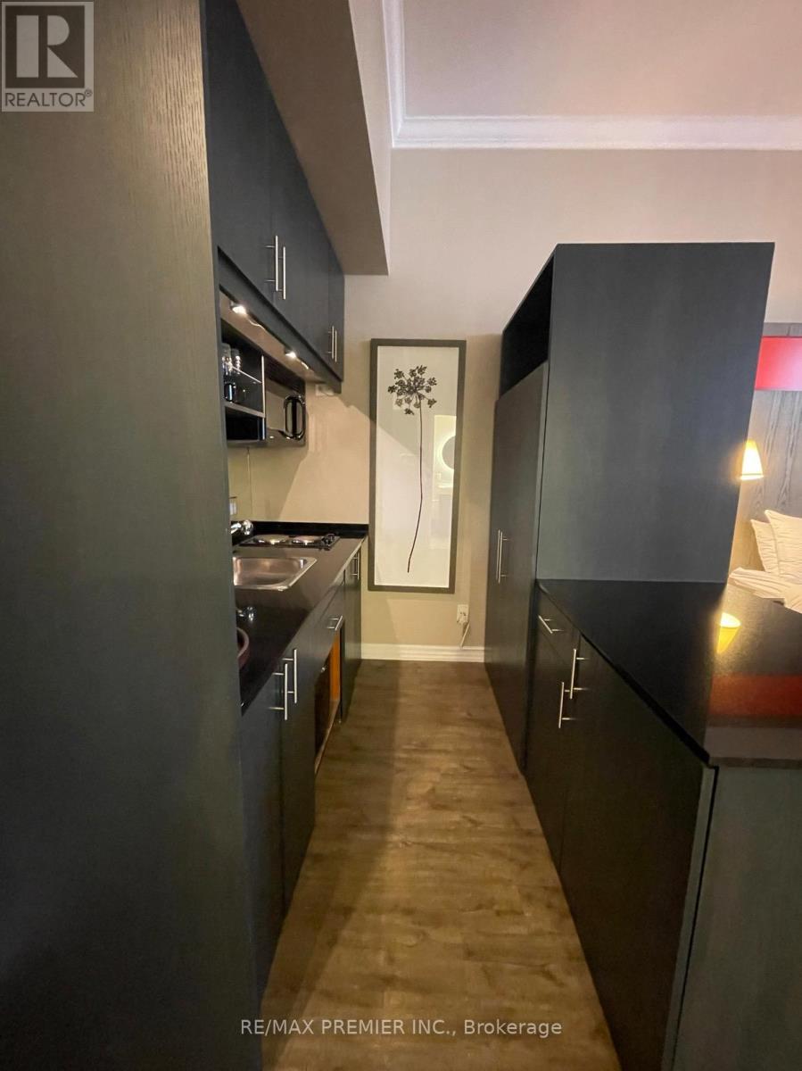 1105 - 1 King Street W, Toronto, Ontario  M5H 1A1 - Photo 9 - C12497686