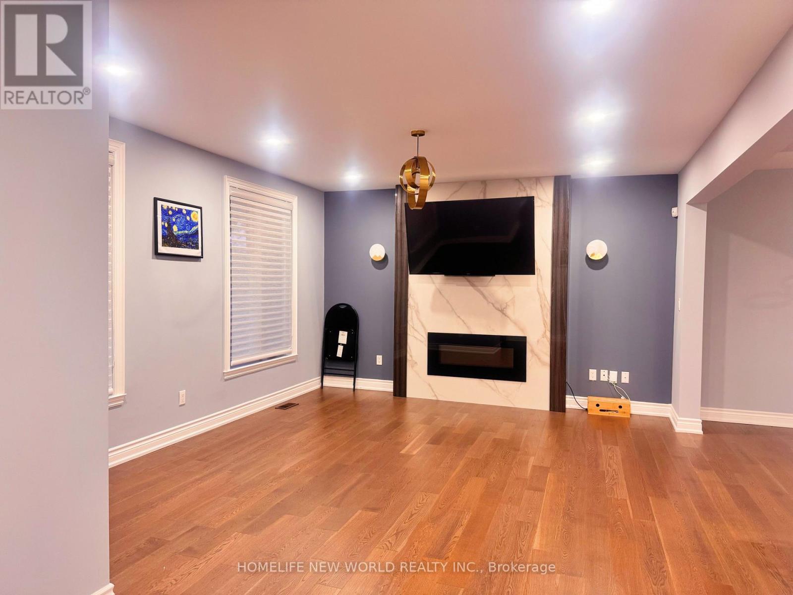 39 Davean Drive, Toronto, Ontario  M2L 2R6 - Photo 4 - C12497948