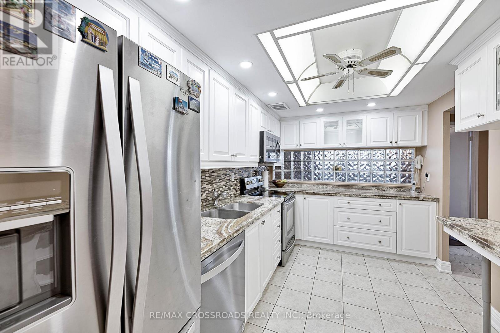 1907 - 3303 Don Mills Road, Toronto (Don Valley Village), Ontario  M2J 4T6 - Photo 14 - C12497968