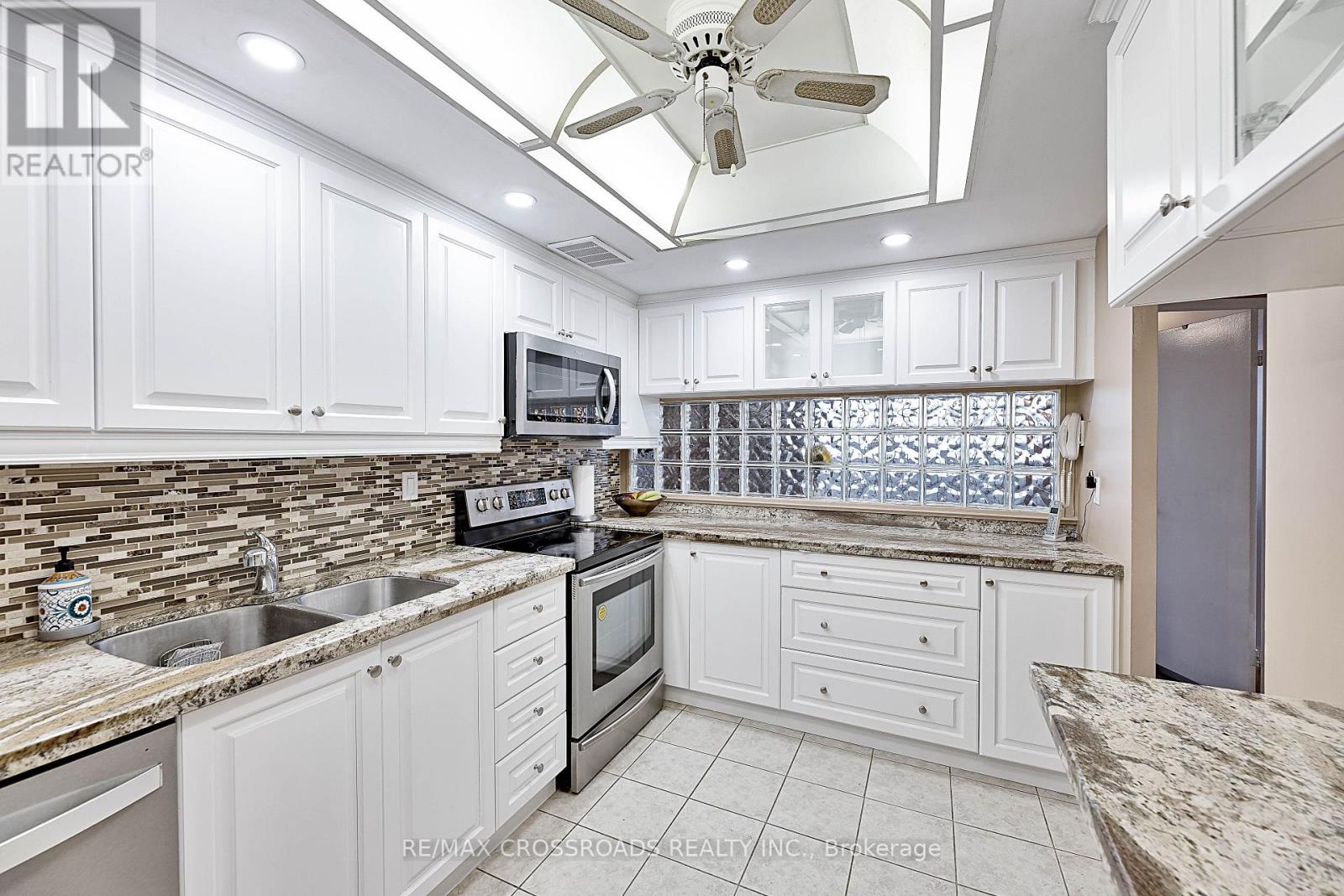 1907 - 3303 Don Mills Road, Toronto (Don Valley Village), Ontario  M2J 4T6 - Photo 17 - C12497968