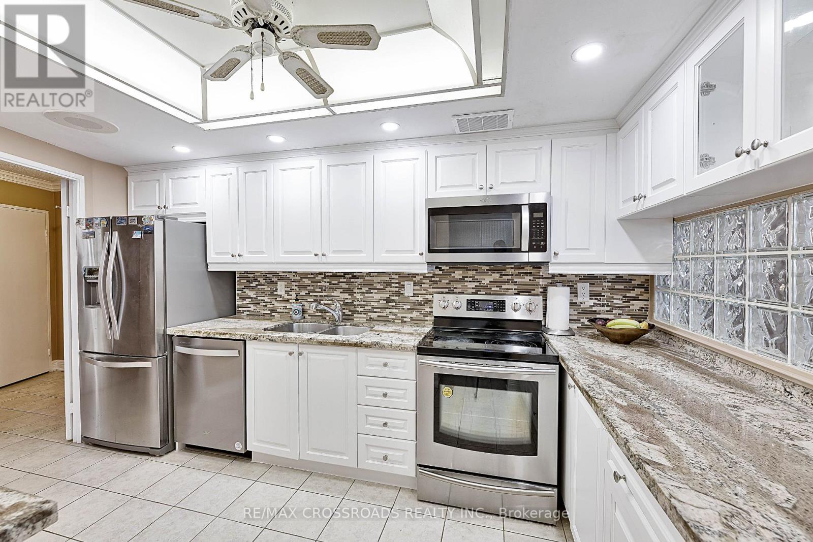 1907 - 3303 Don Mills Road, Toronto (Don Valley Village), Ontario  M2J 4T6 - Photo 18 - C12497968