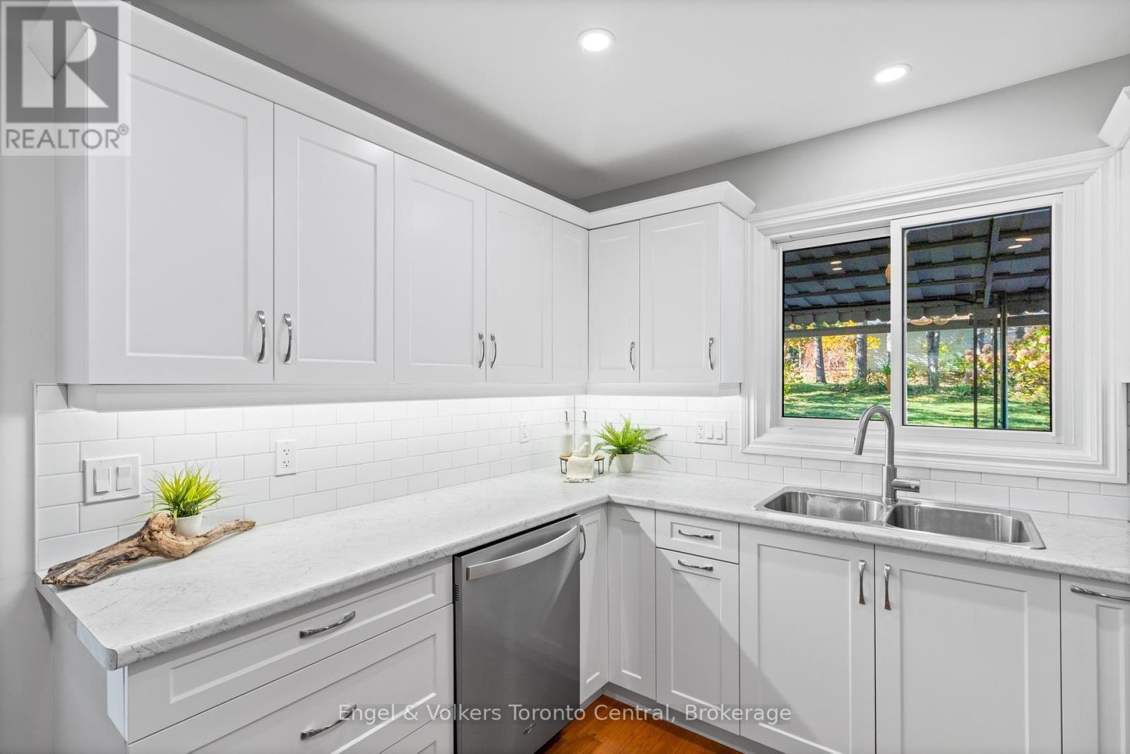 1810 6th Avenue W, Owen Sound, Ontario  N4K 5H9 - Photo 17 - X12498038