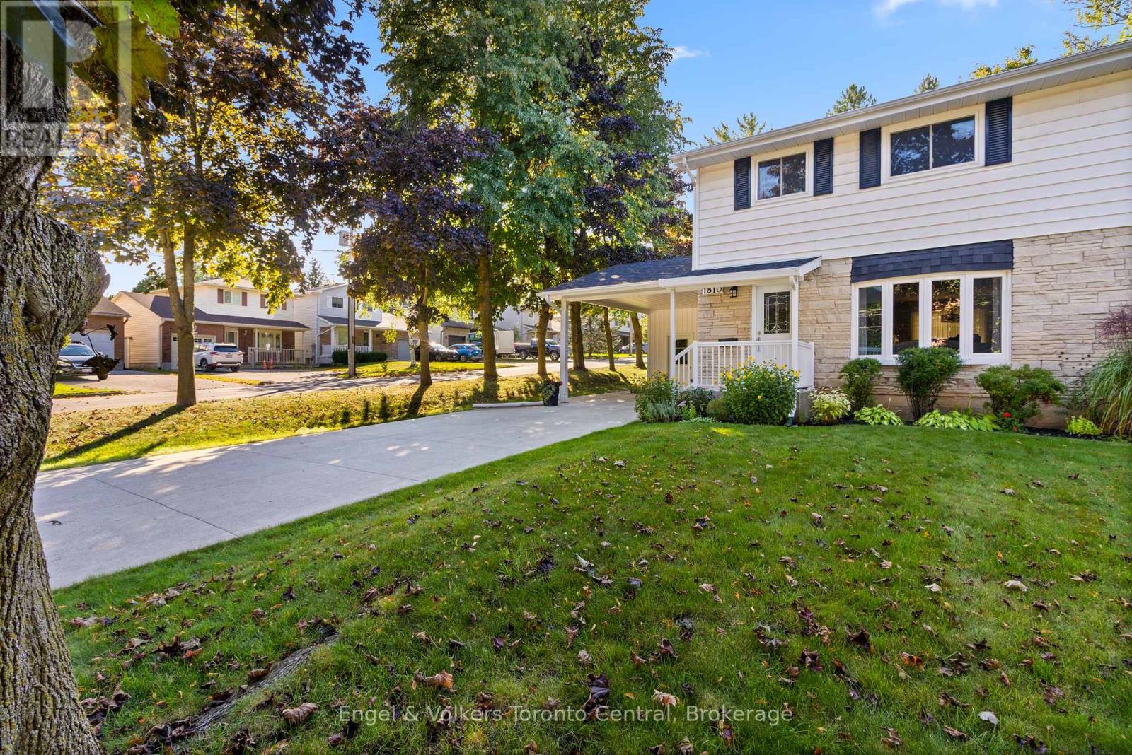 1810 6th Avenue W, Owen Sound, Ontario  N4K 5H9 - Photo 2 - X12498038