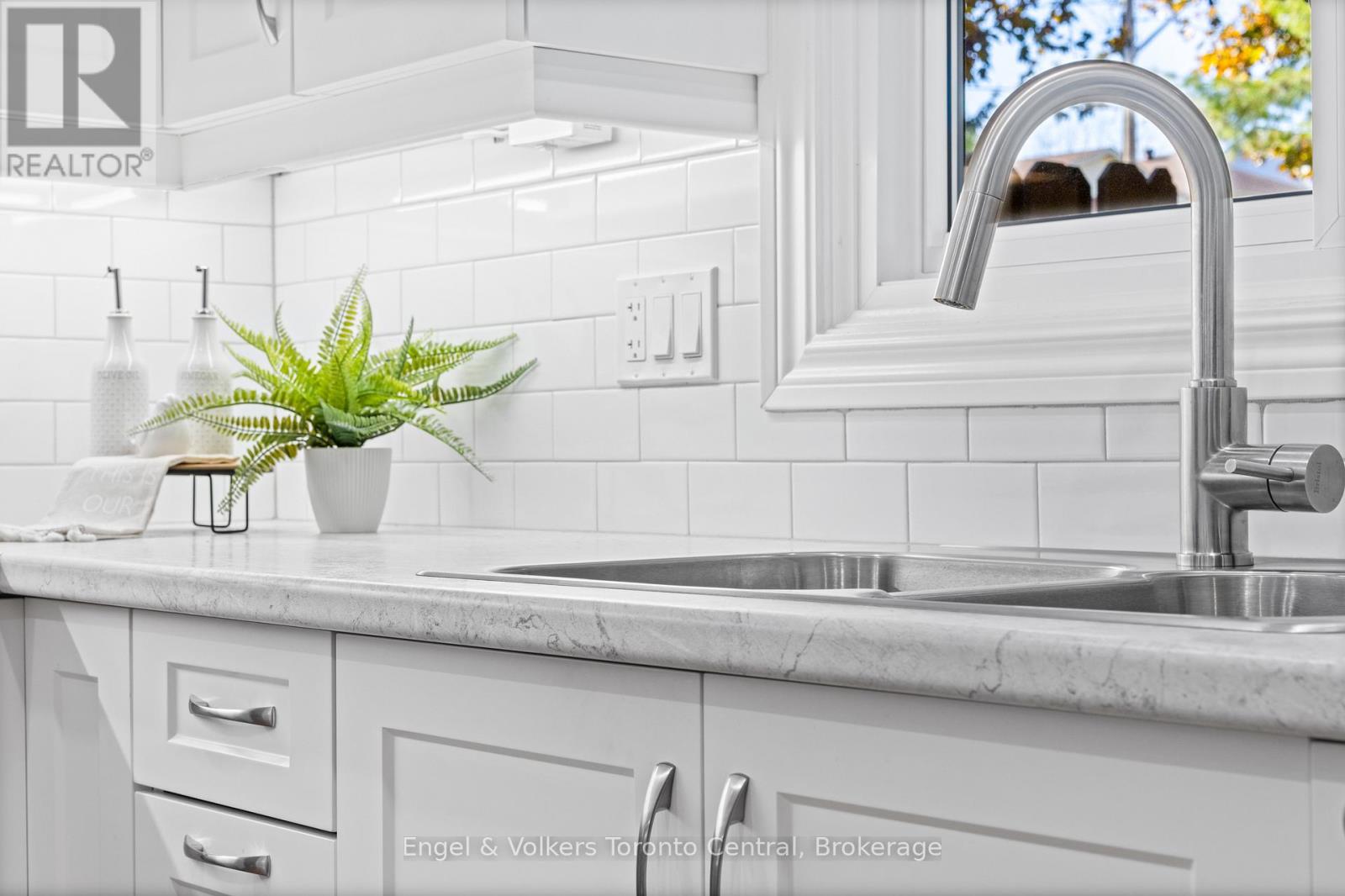 1810 6th Avenue W, Owen Sound, Ontario  N4K 5H9 - Photo 20 - X12498038