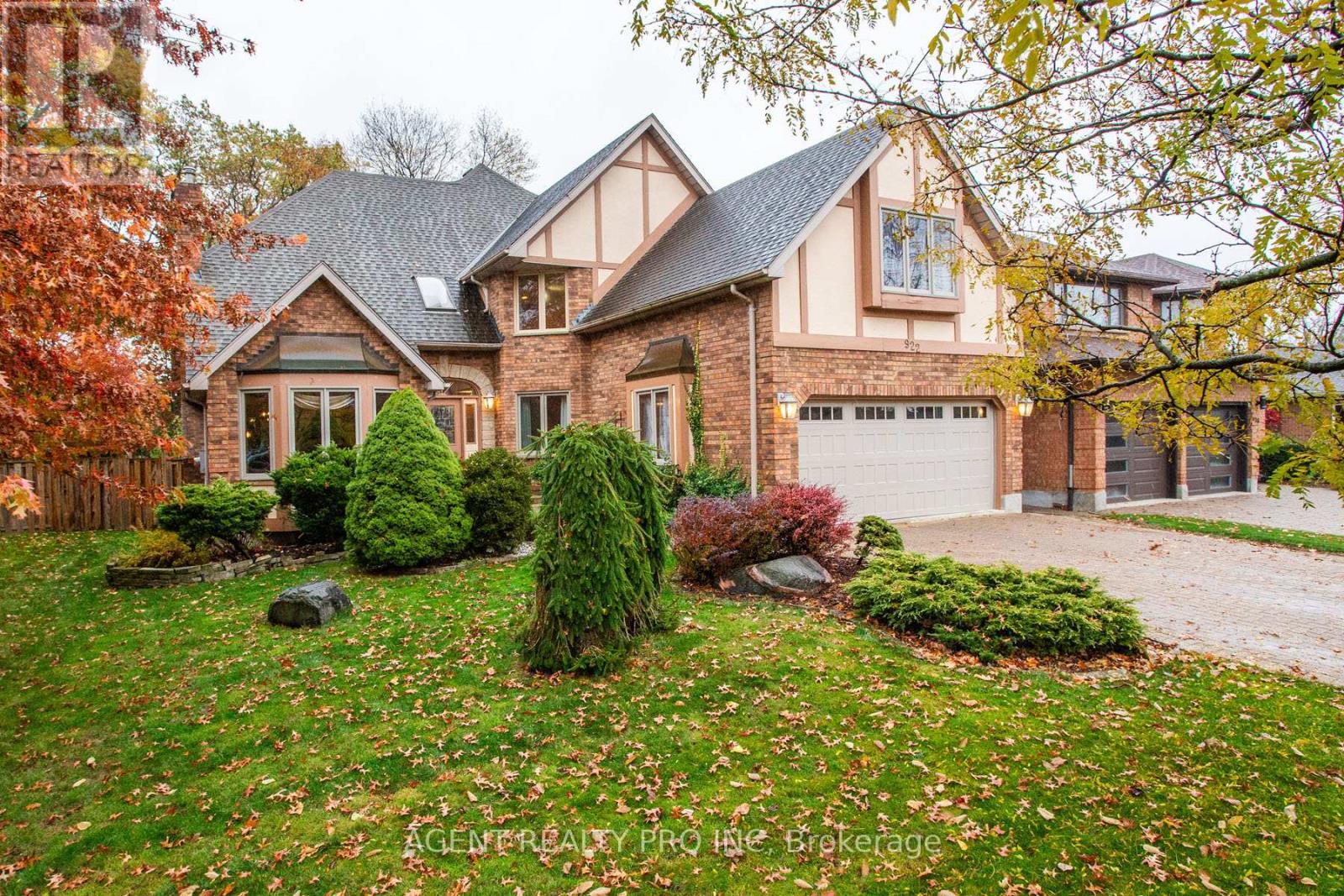 922 Country Club Crescent, London South, Ontario  N6C 5R5 - Photo 1 - X12498068
