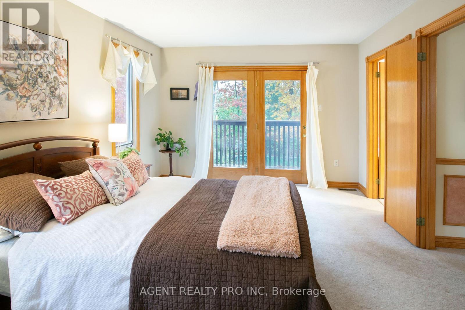 922 Country Club Crescent, London South, Ontario  N6C 5R5 - Photo 13 - X12498068