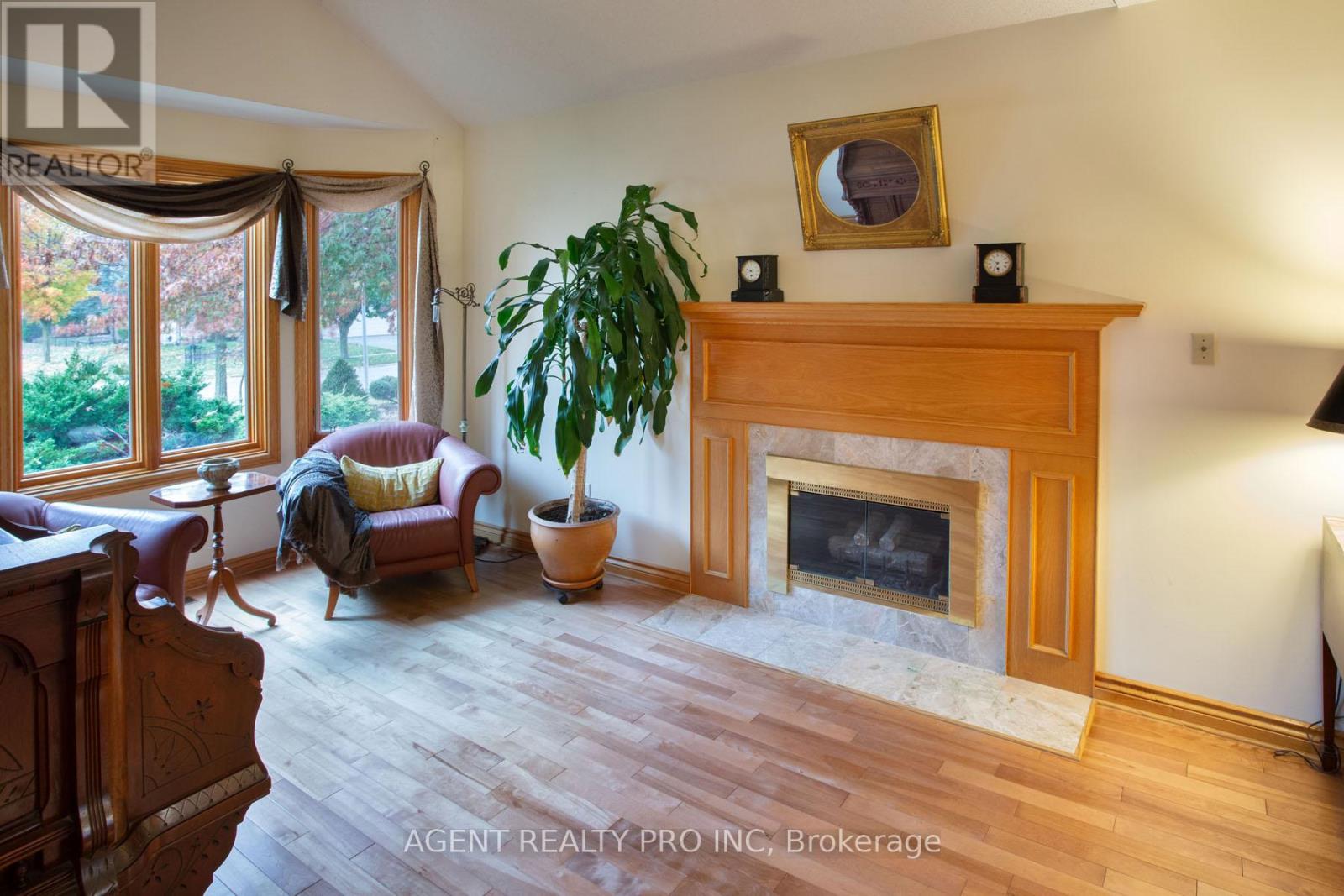 922 Country Club Crescent, London South, Ontario  N6C 5R5 - Photo 29 - X12498068