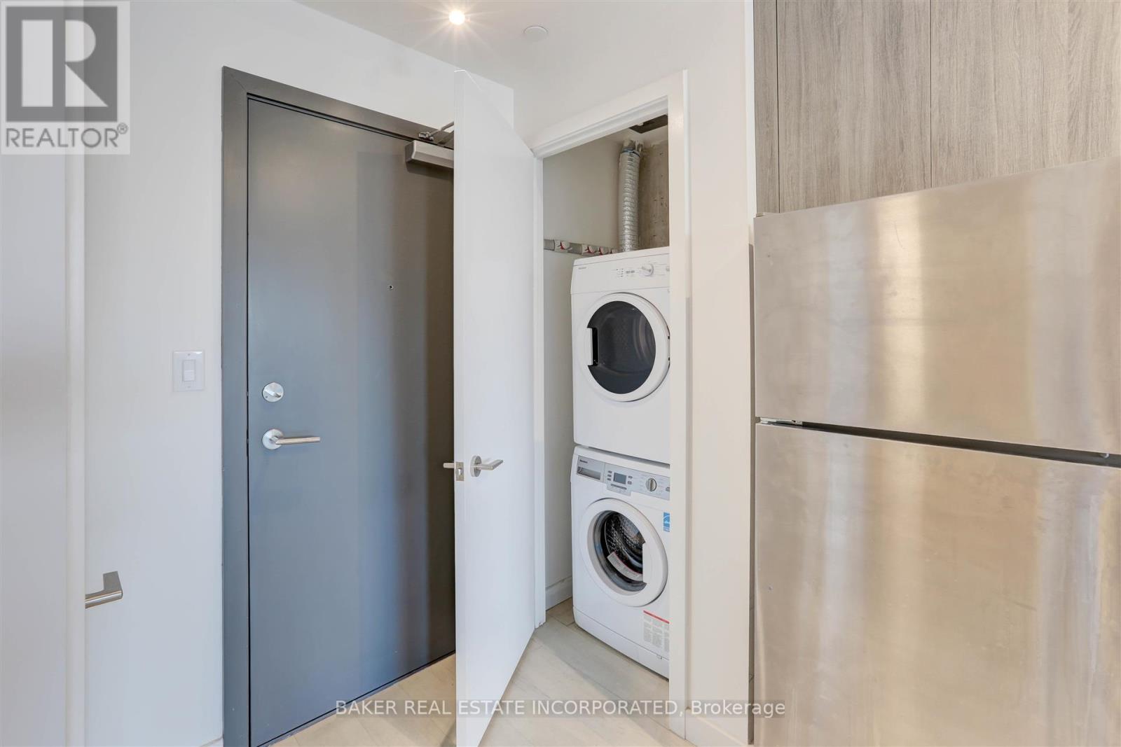 310 - 246 Logan Avenue, Toronto, Ontario  M4M 0E9 - Photo 5 - E12497248