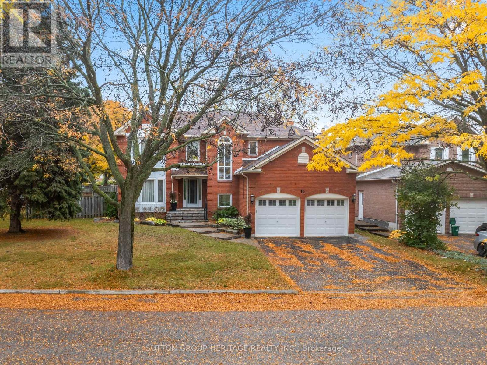 16 Mantell Crescent, Ajax, Ontario  L1T 3N6 - Photo 3 - E12497450