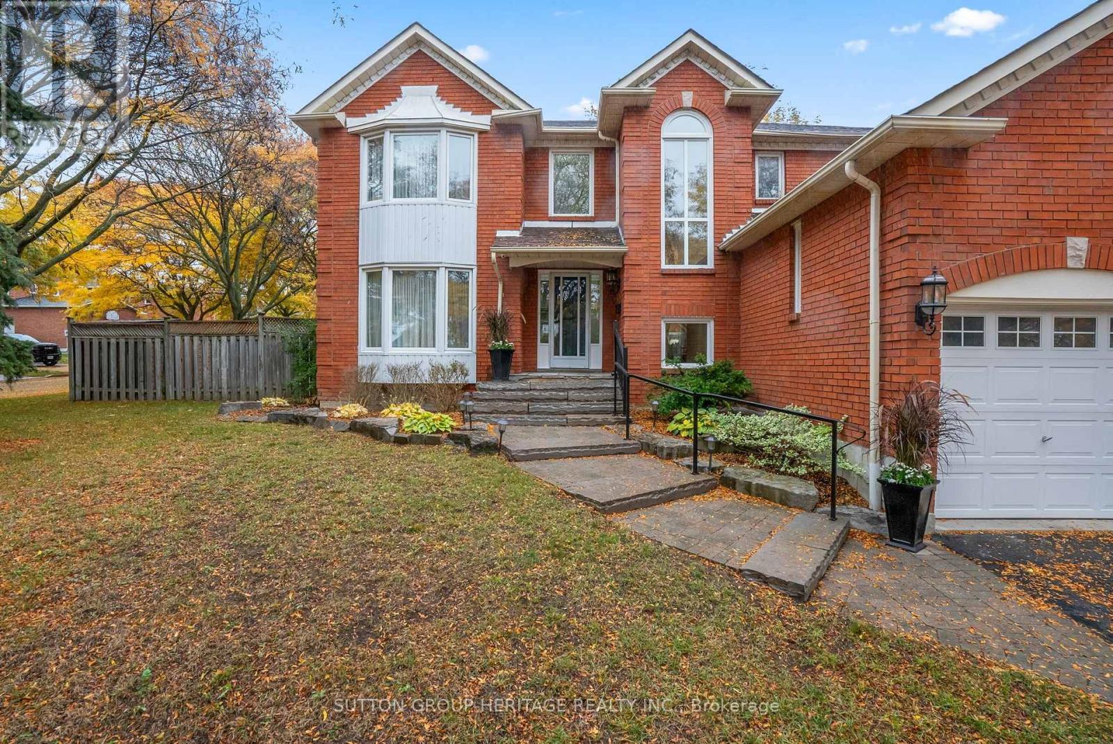 16 Mantell Crescent, Ajax, Ontario  L1T 3N6 - Photo 5 - E12497450