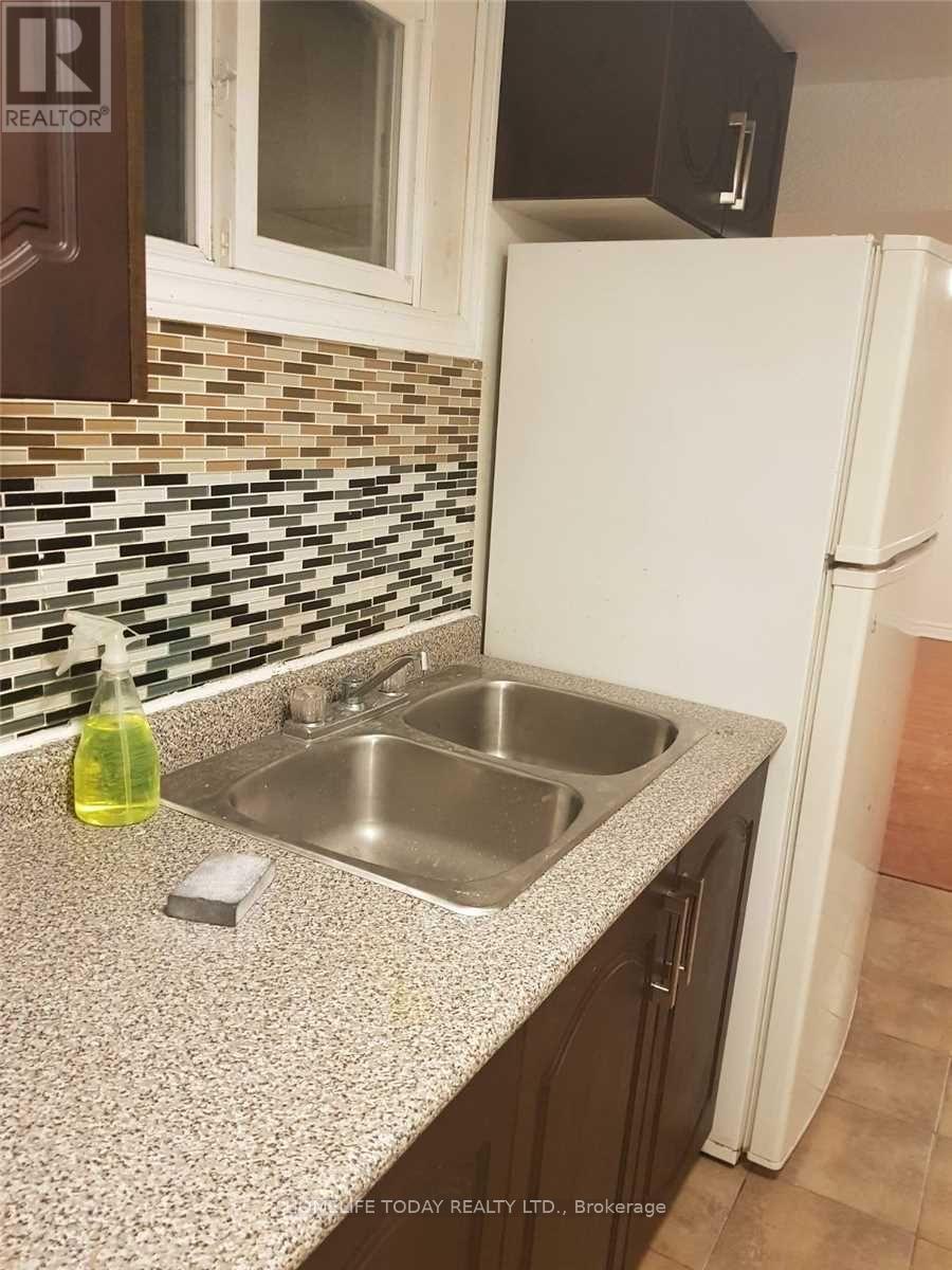 Bsmt - 1616 Mcbrady Crescent, Pickering, Ontario  L1X 2B6 - Photo 5 - E12497478