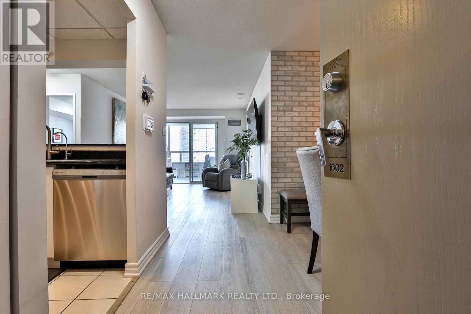 1602 - 88 Corporate Drive, Toronto, Ontario  M1H 3G6 - Photo 3 - E12497504