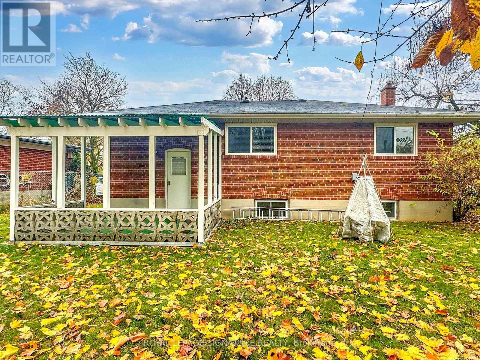 Main - 10 Vesper Court, Toronto, Ontario  M1H 1C2 - Photo 24 - E12497764