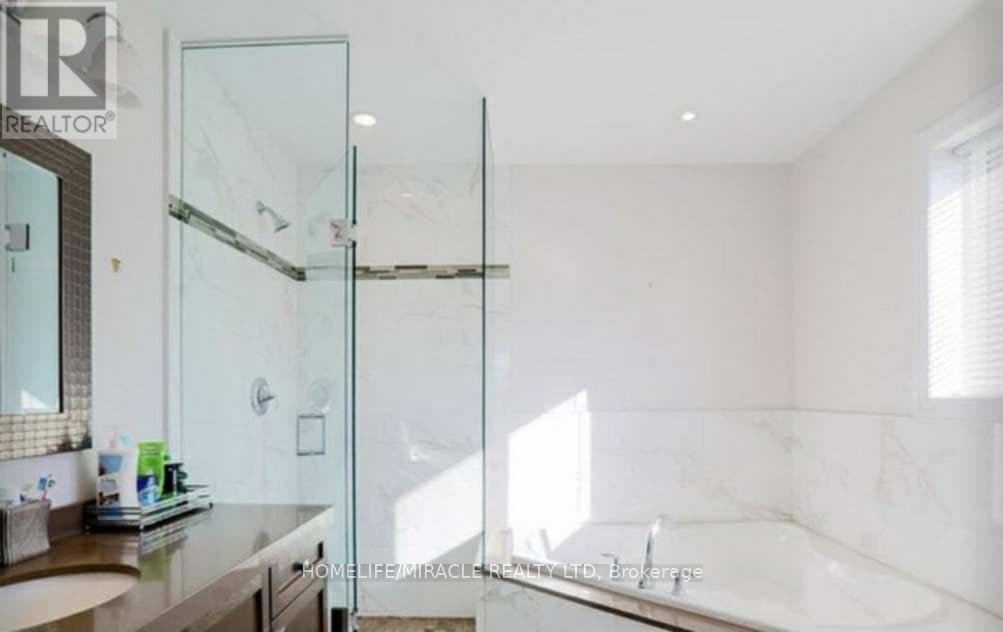 117 Magnolia Avenue, Toronto, Ontario  M1K 3K7 - Photo 4 - E12497810