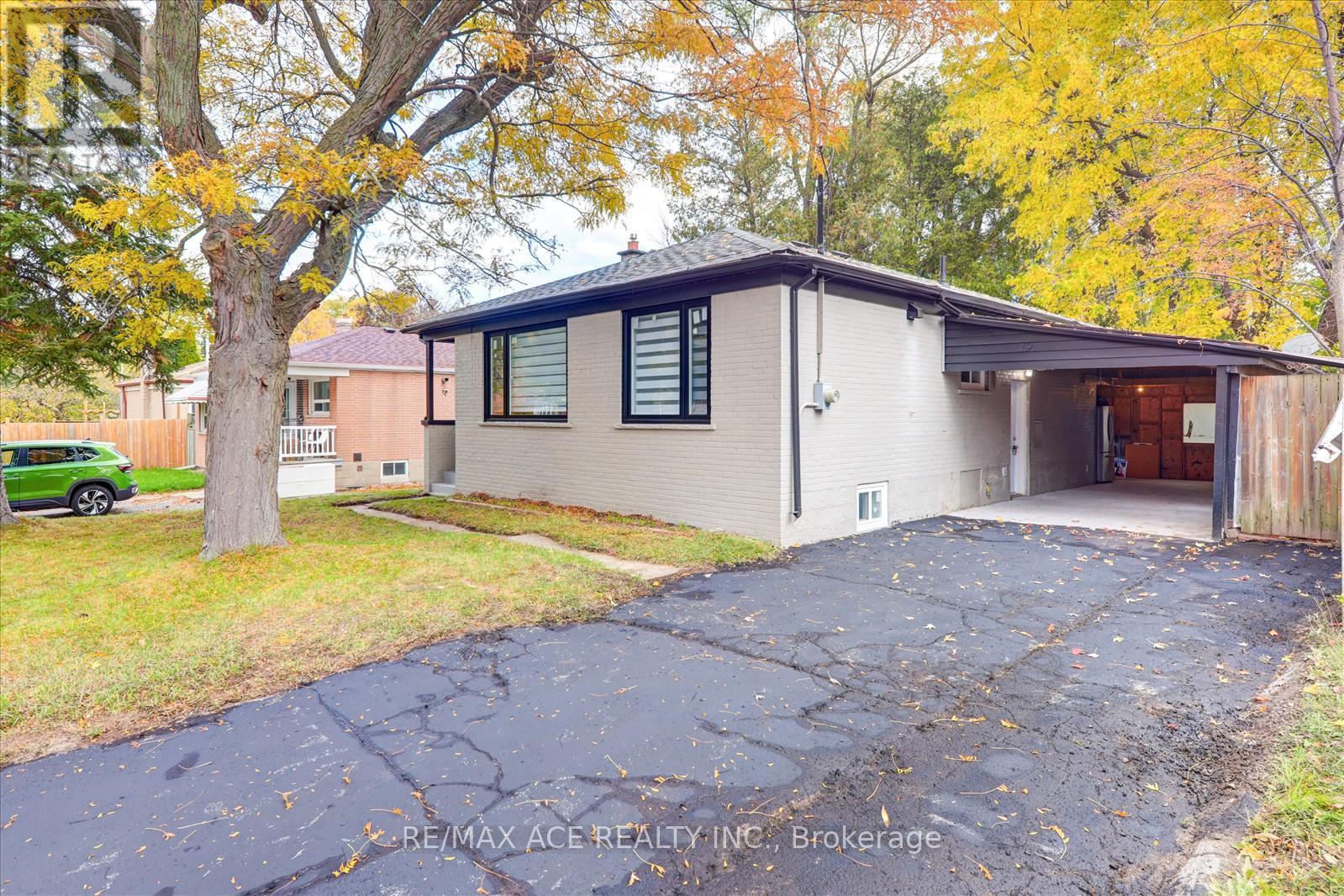 19 BLAKEMANOR BOULEVARD, Toronto, Ontario