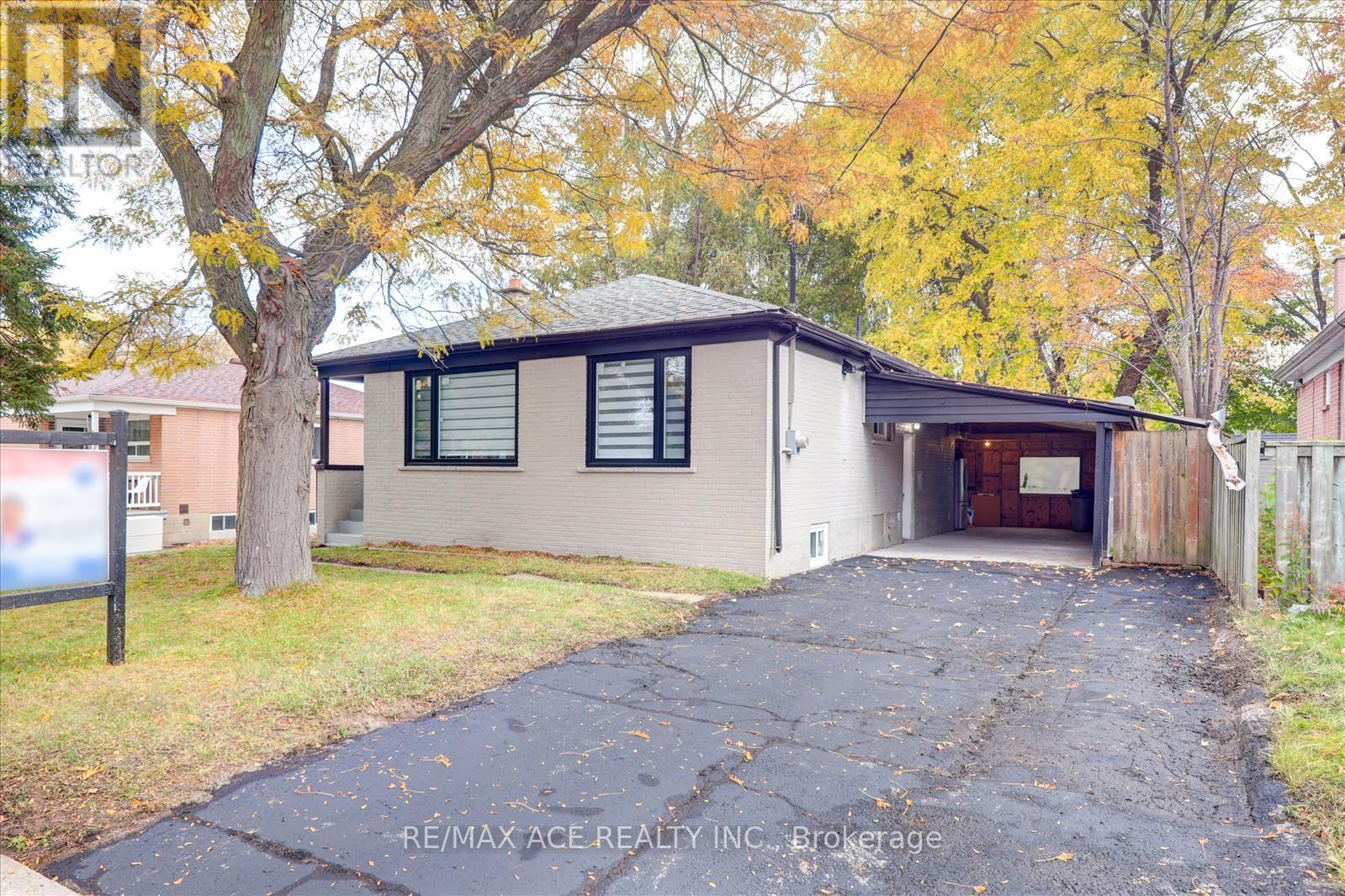 19 Blakemanor Boulevard, Toronto, Ontario  M1J 2W3 - Photo 2 - E12497982