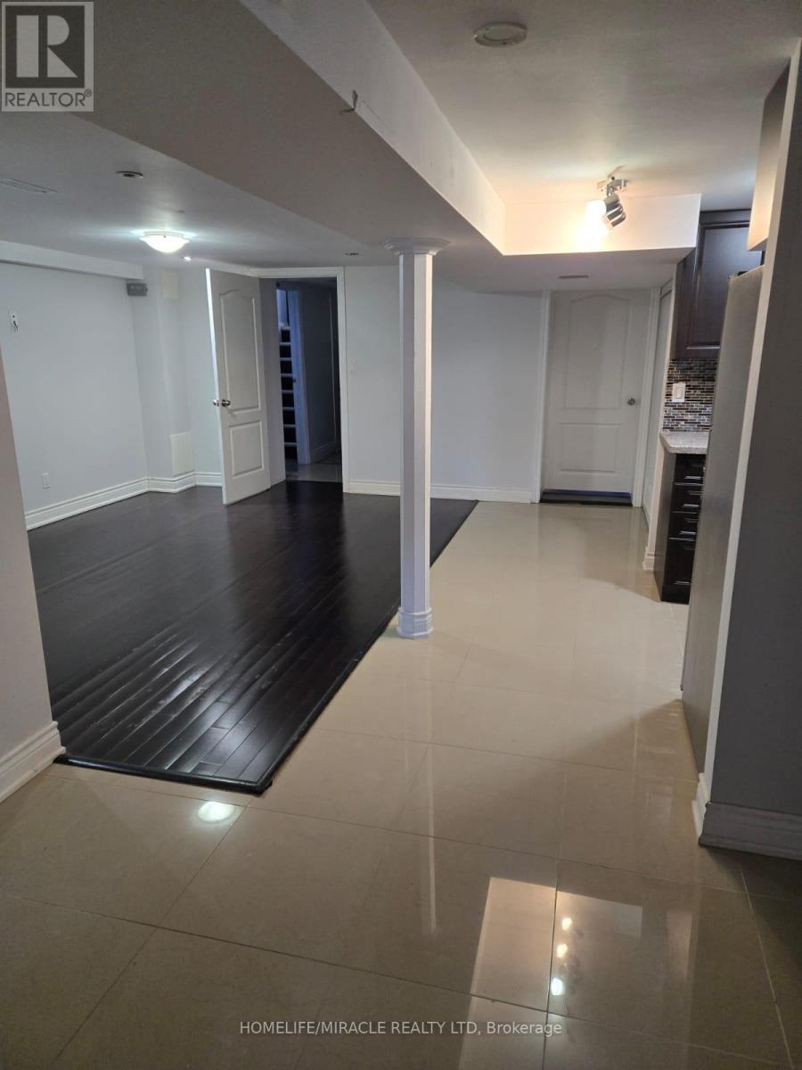 8 Densgrove Road, Toronto, Ontario  M1G 2A1 - Photo 3 - E12498000