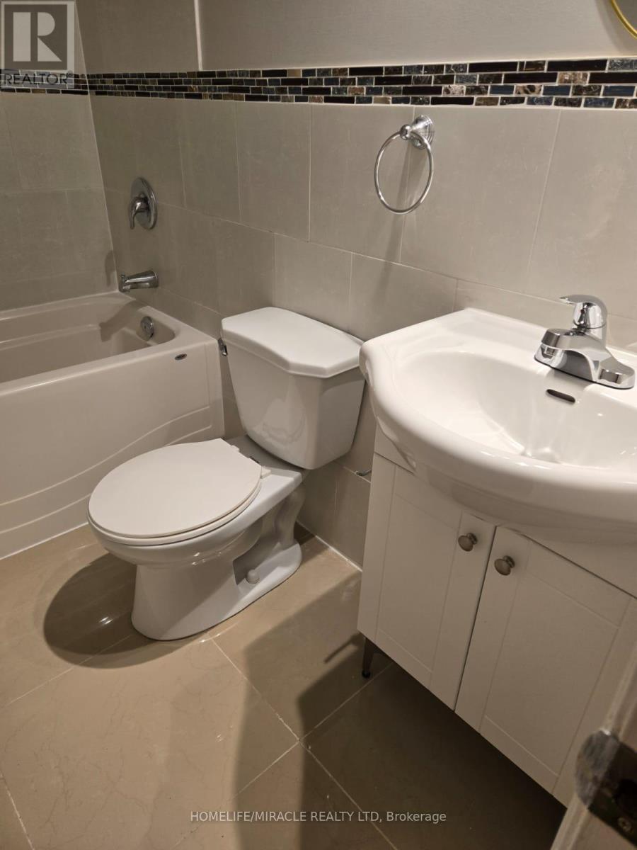 8 Densgrove Road, Toronto, Ontario  M1G 2A1 - Photo 6 - E12498000