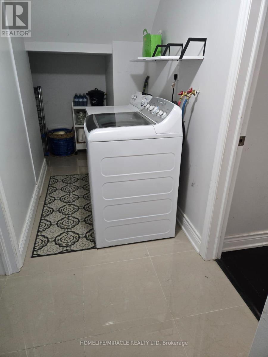 8 Densgrove Road, Toronto, Ontario  M1G 2A1 - Photo 9 - E12498000