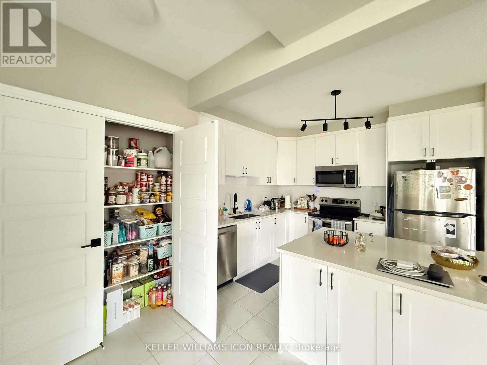 990 Fameflower Street, Ottawa, Ontario  K2J 7A1 - Photo 10 - X12498032