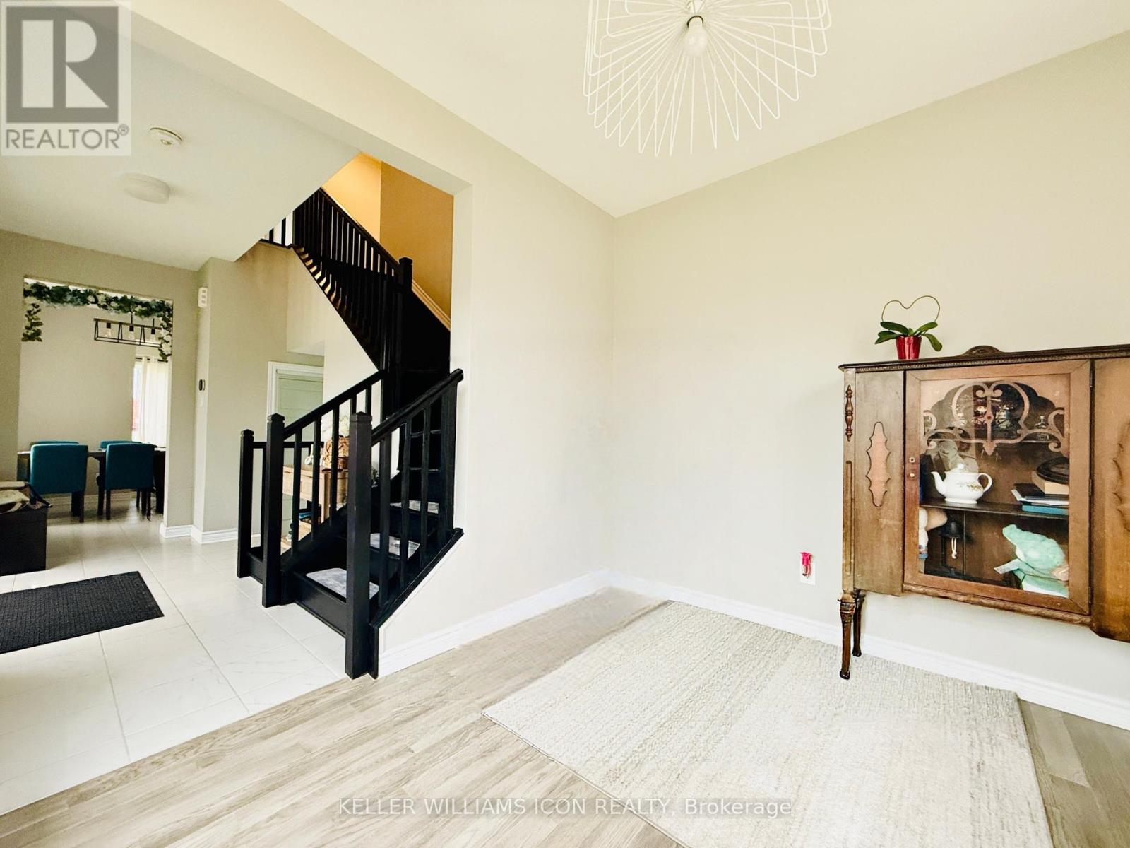 990 Fameflower Street, Ottawa, Ontario  K2J 7A1 - Photo 12 - X12498032