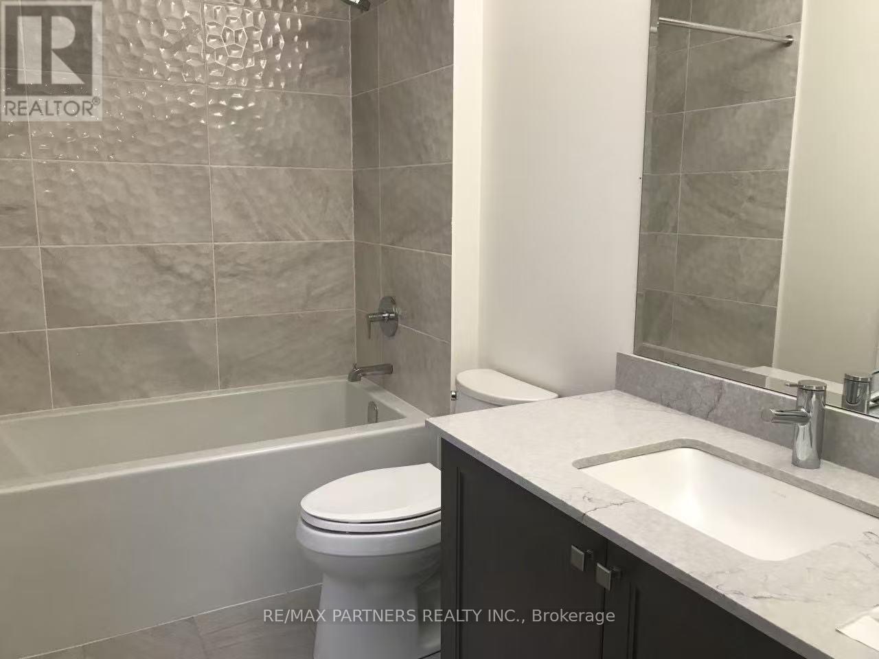 Coach - 9472 Bayview Avenue, Richmond Hill, Ontario  L4C 5H3 - Photo 5 - N12497354