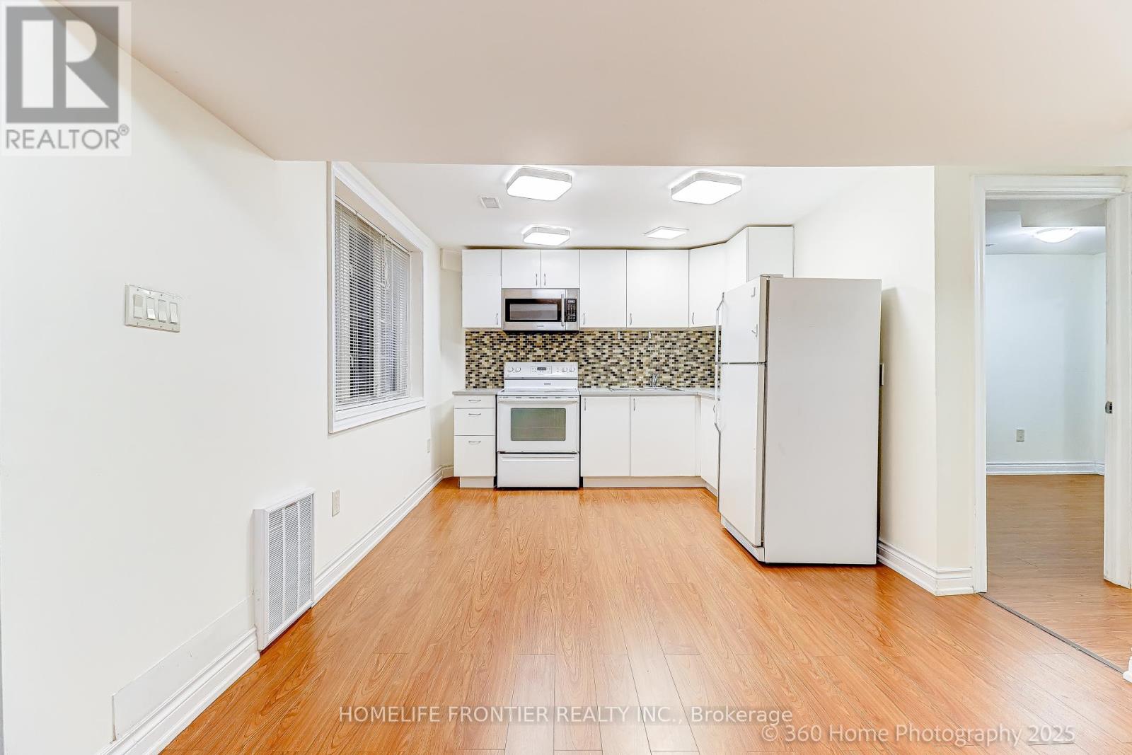 Lower - 211 Kayla Crescent, Vaughan, Ontario  L6A 3P3 - Photo 2 - N12497390