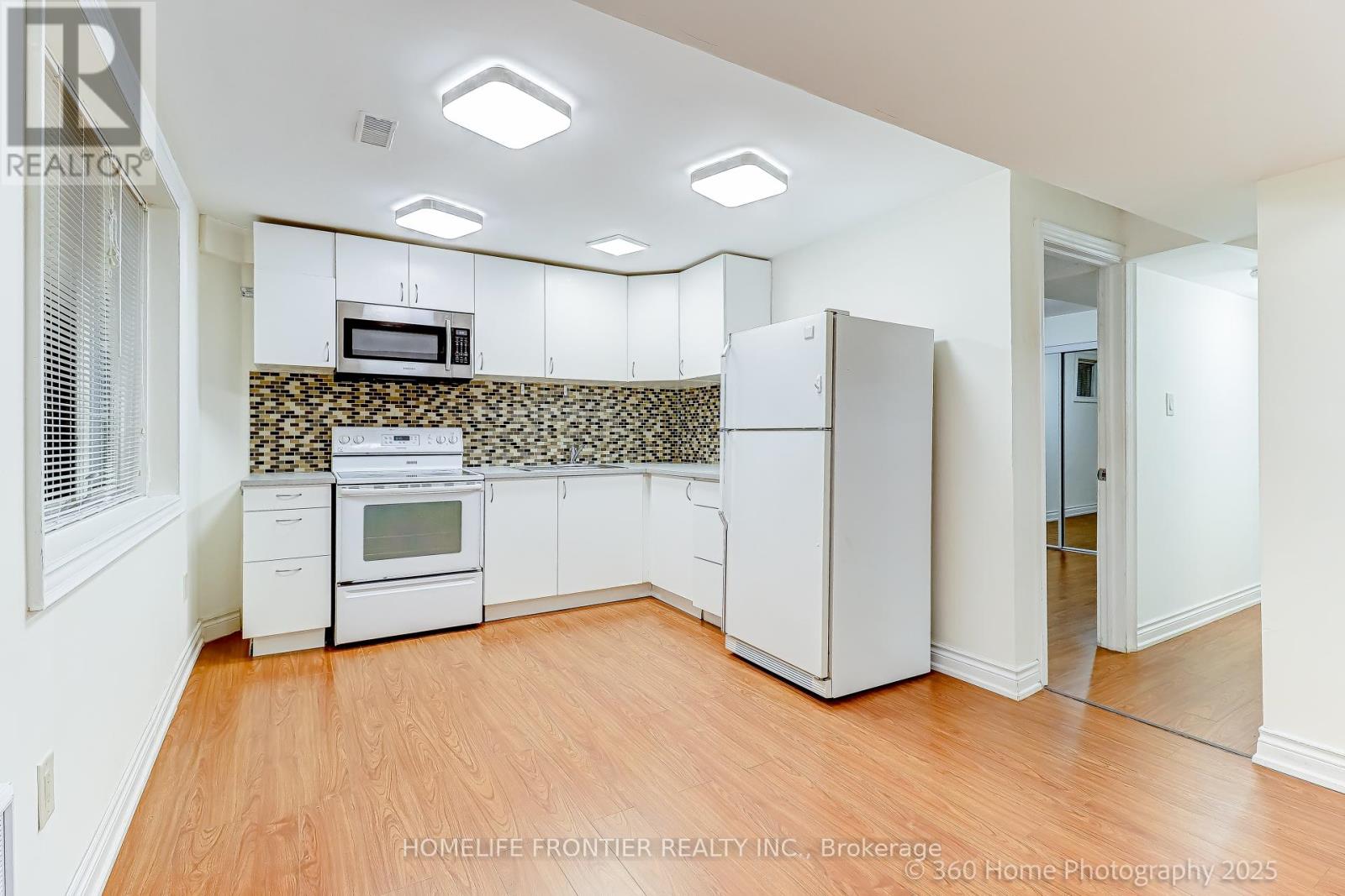 Lower - 211 Kayla Crescent, Vaughan, Ontario  L6A 3P3 - Photo 5 - N12497390