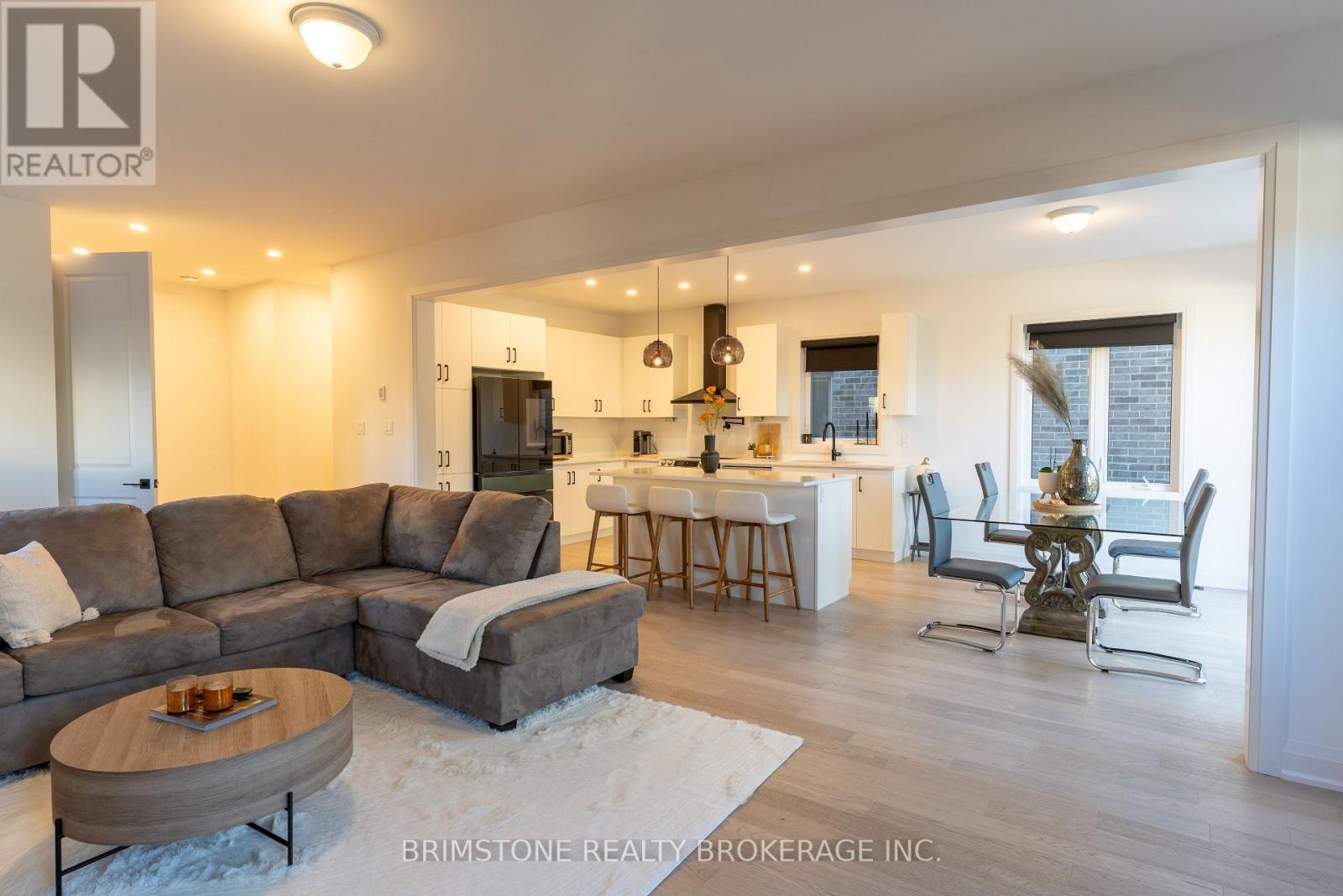 119 Gray Avenue, New Tecumseth, Ontario  L9R 1P6 - Photo 6 - N12497406