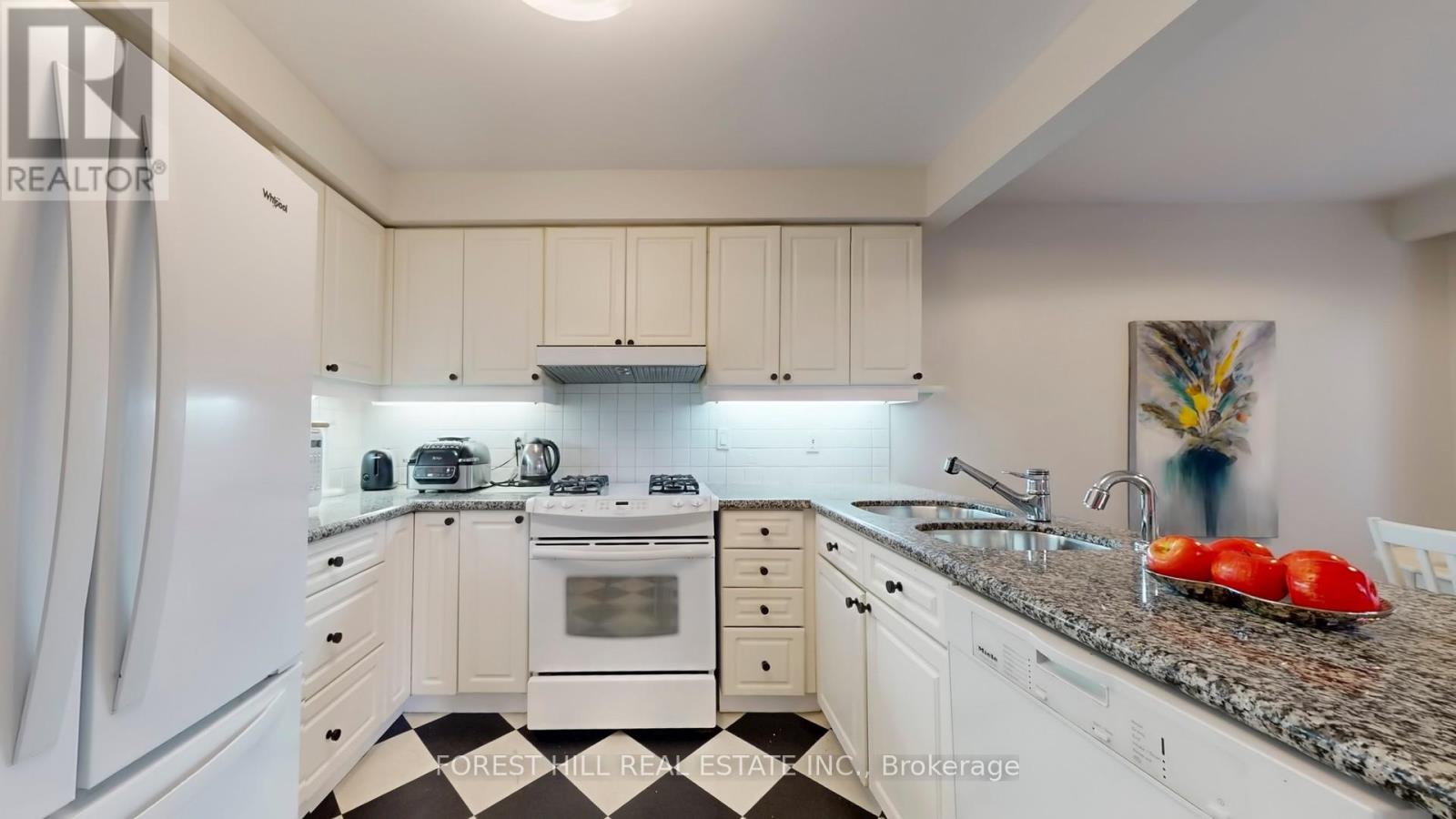 7 Mcmorran Crescent, Vaughan (Brownridge), Ontario  L4J 2T4 - Photo 12 - N12497536