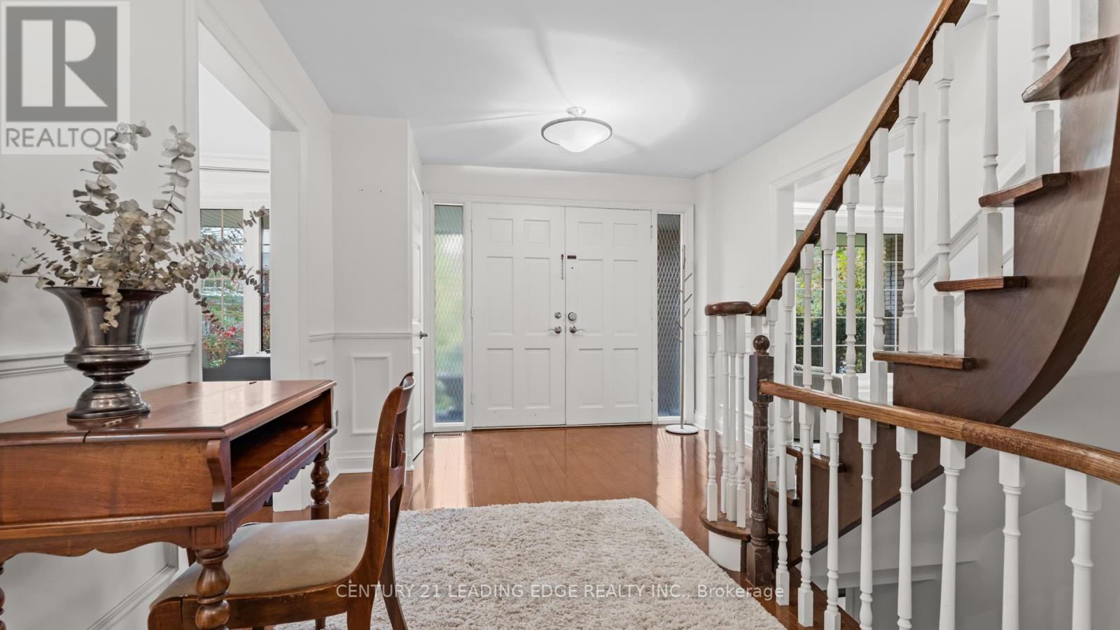 34 Forest Park Crescent, Markham, Ontario  L3T 2M7 - Photo 3 - N12497624