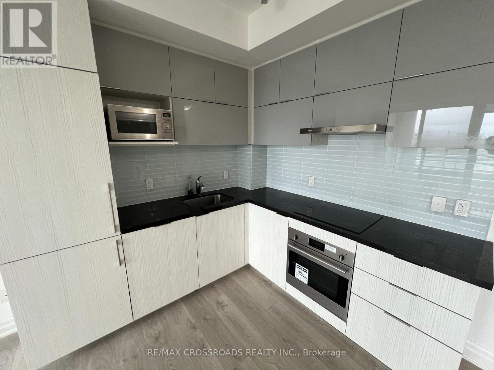 907 - 8 Rouge Valley Drive, Markham, Ontario  L6G 0G8 - Photo 3 - N12497630