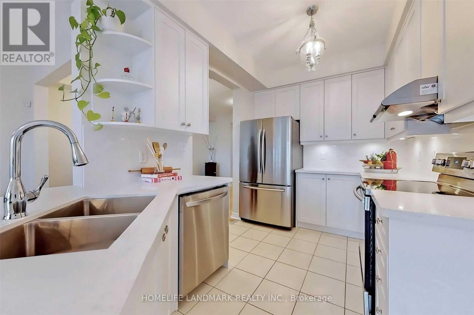 68 Hawkes Drive, Richmond Hill, Ontario  L4S 0C3 - Photo 8 - N12497656