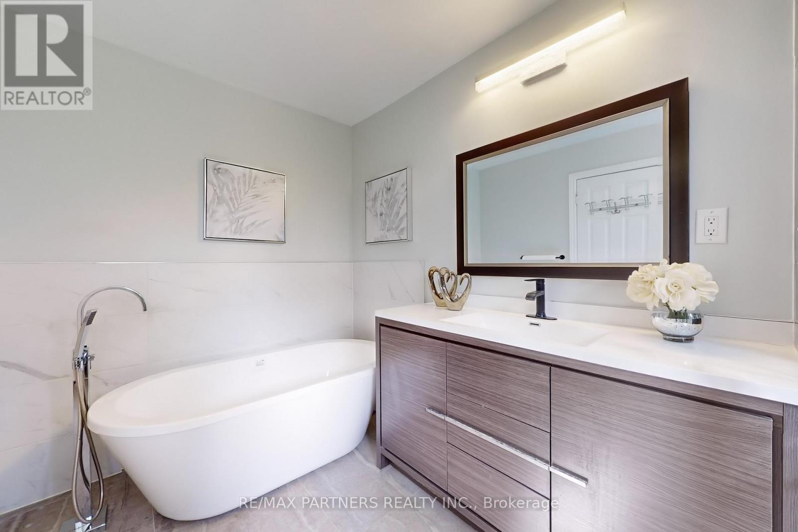 107 Worthington Avenue, Richmond Hill (Oak Ridges Lake Wilcox), Ontario  L4E 3Z6 - Photo 28 - N12497662