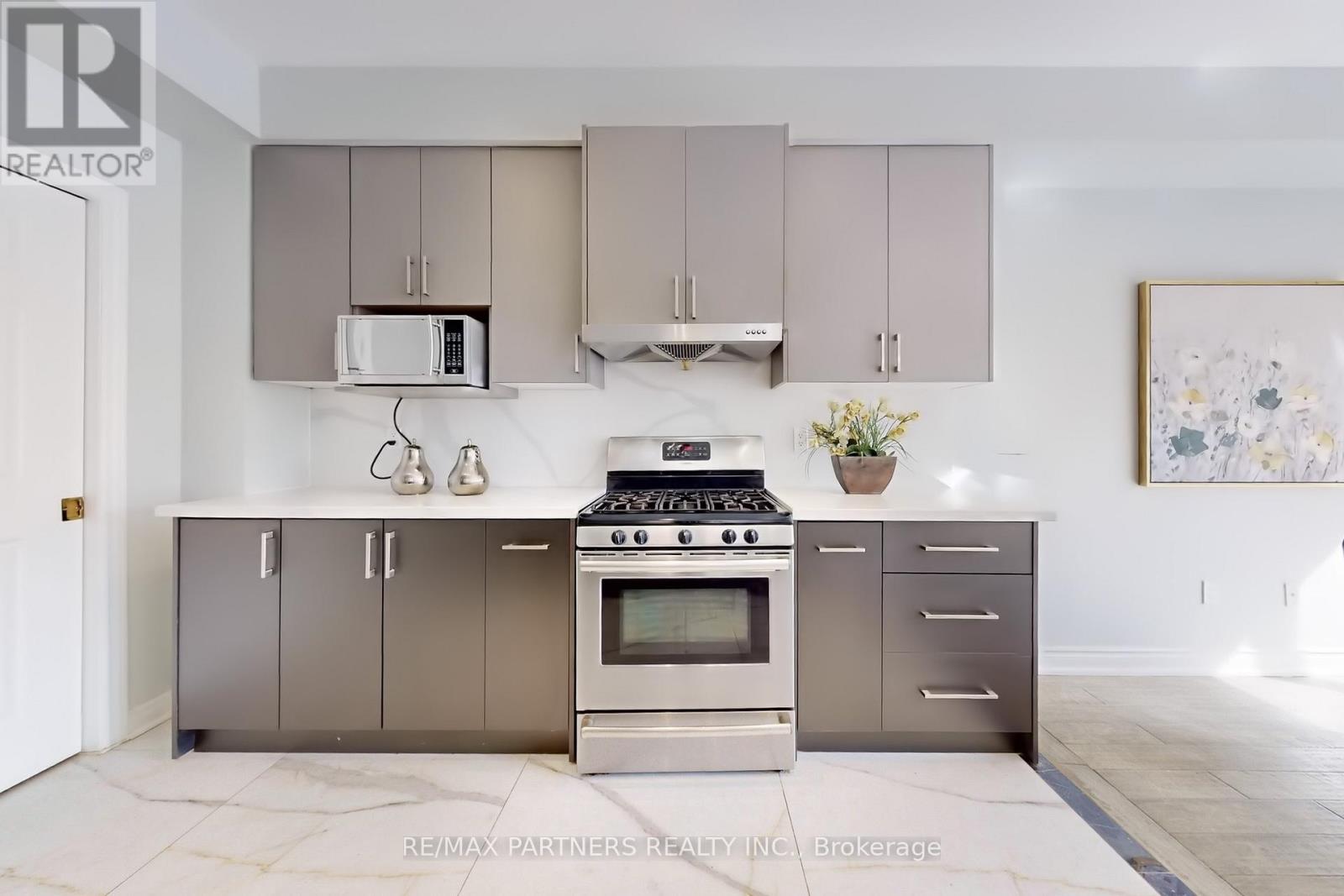 107 Worthington Avenue, Richmond Hill (Oak Ridges Lake Wilcox), Ontario  L4E 3Z6 - Photo 9 - N12497662