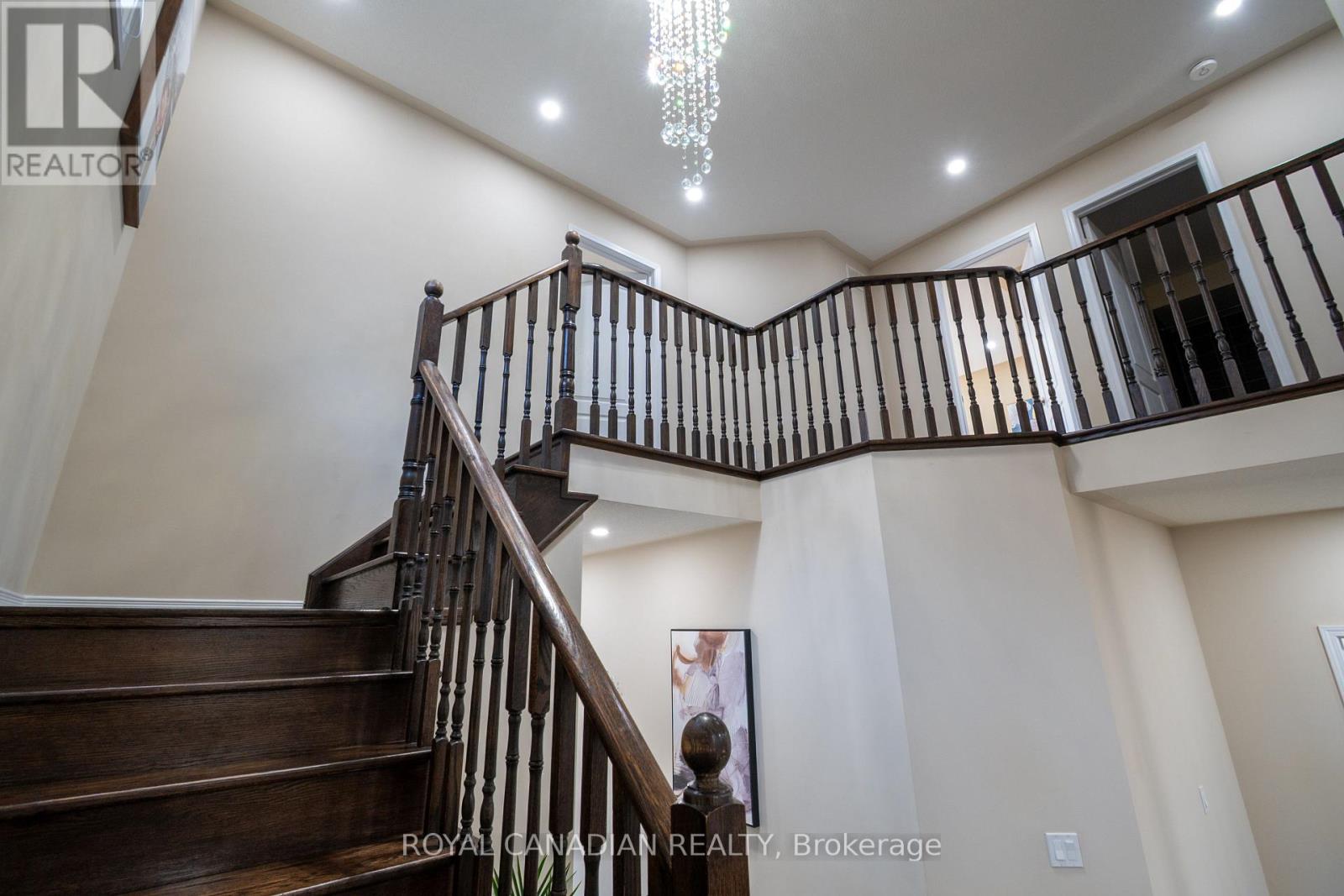 213 Richardson Crescent, Bradford West Gwillimbury, Ontario  L3Z 0R5 - Photo 18 - N12497746