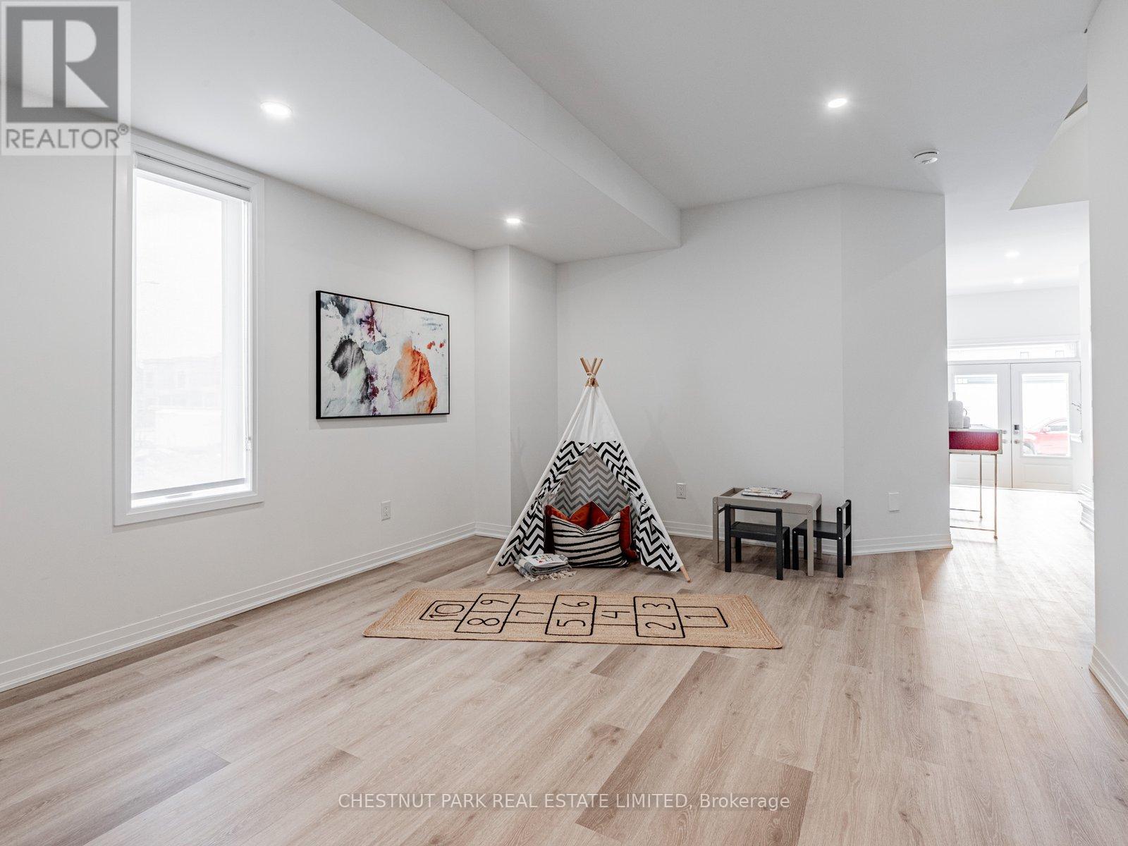 50 Robert Eaton Avenue, Markham, Ontario  M4J 2Z5 - Photo 26 - N12497754