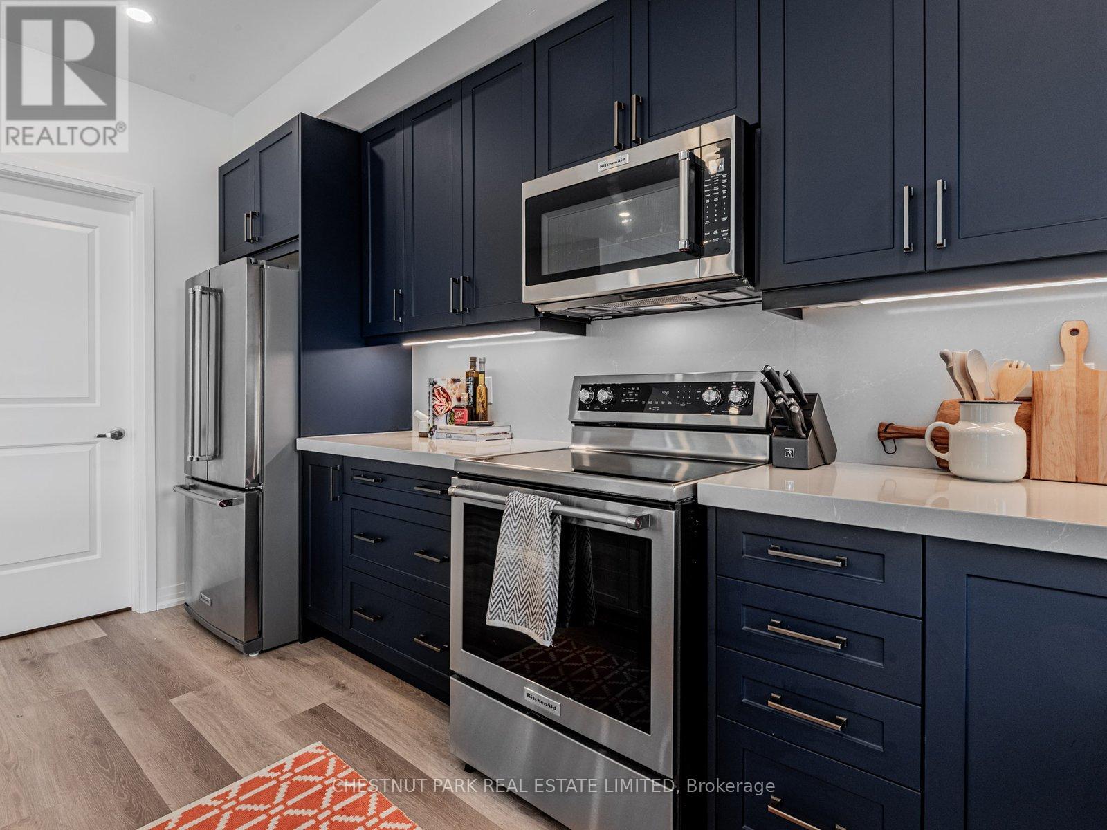 50 Robert Eaton Avenue, Markham, Ontario  M4J 2Z5 - Photo 7 - N12497754