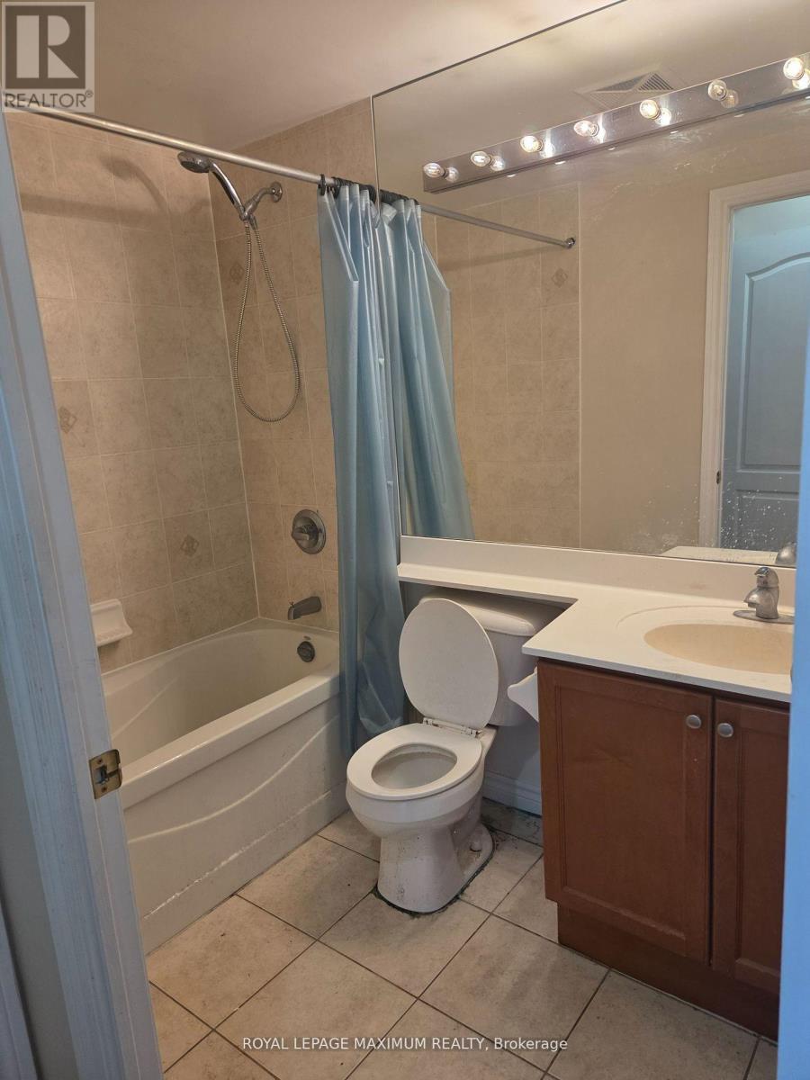 302 - 88 Promenade Circle, Vaughan, Ontario  L4J 9A4 - Photo 6 - N12497770