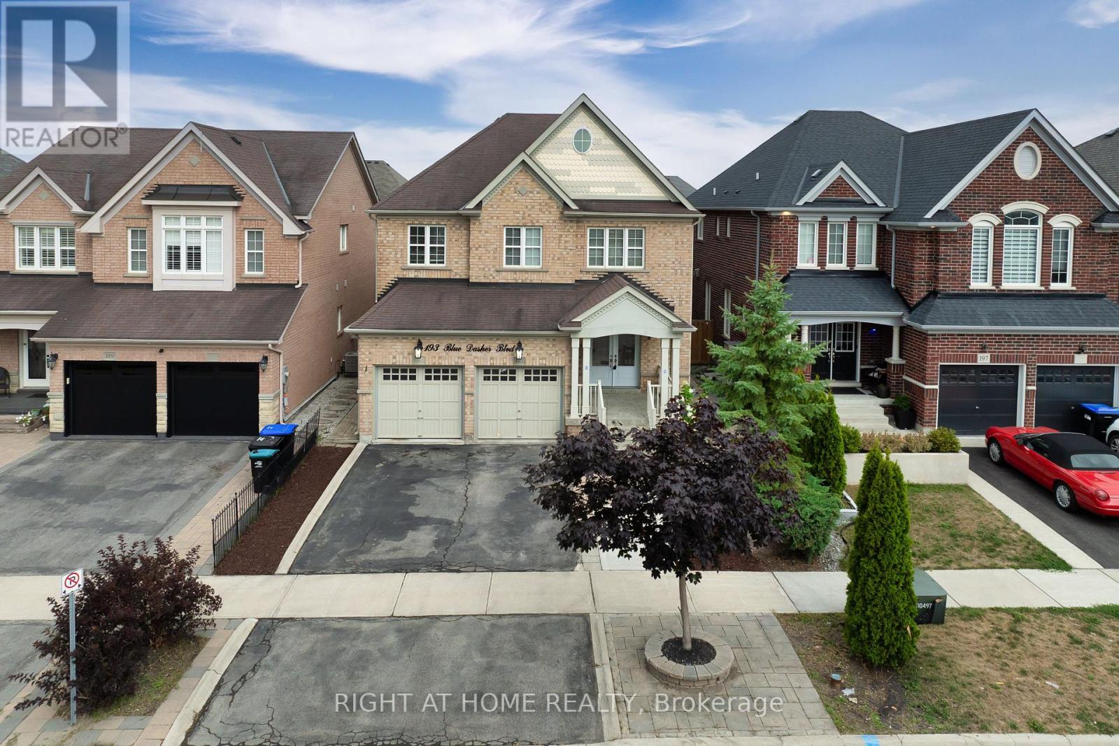 193 Blue Dasher Boulevard, Bradford West Gwillimbury, Ontario  L3Z 0H3 - Photo 2 - N12497802