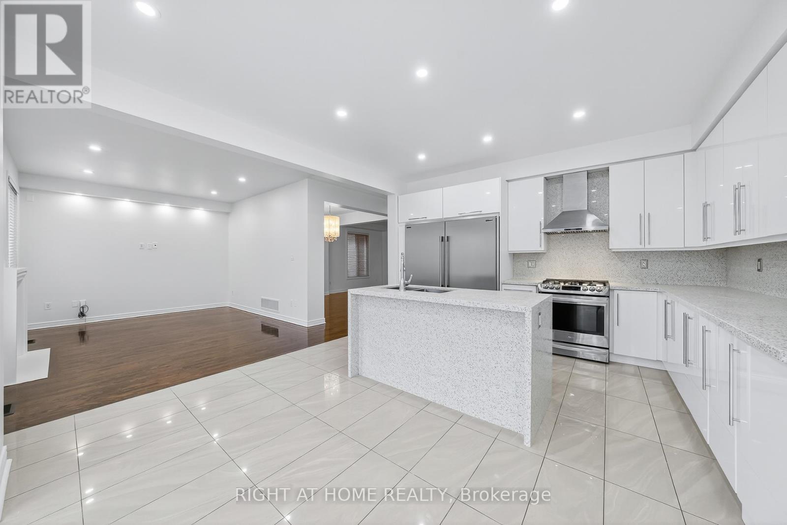 193 Blue Dasher Boulevard, Bradford West Gwillimbury, Ontario  L3Z 0H3 - Photo 25 - N12497802