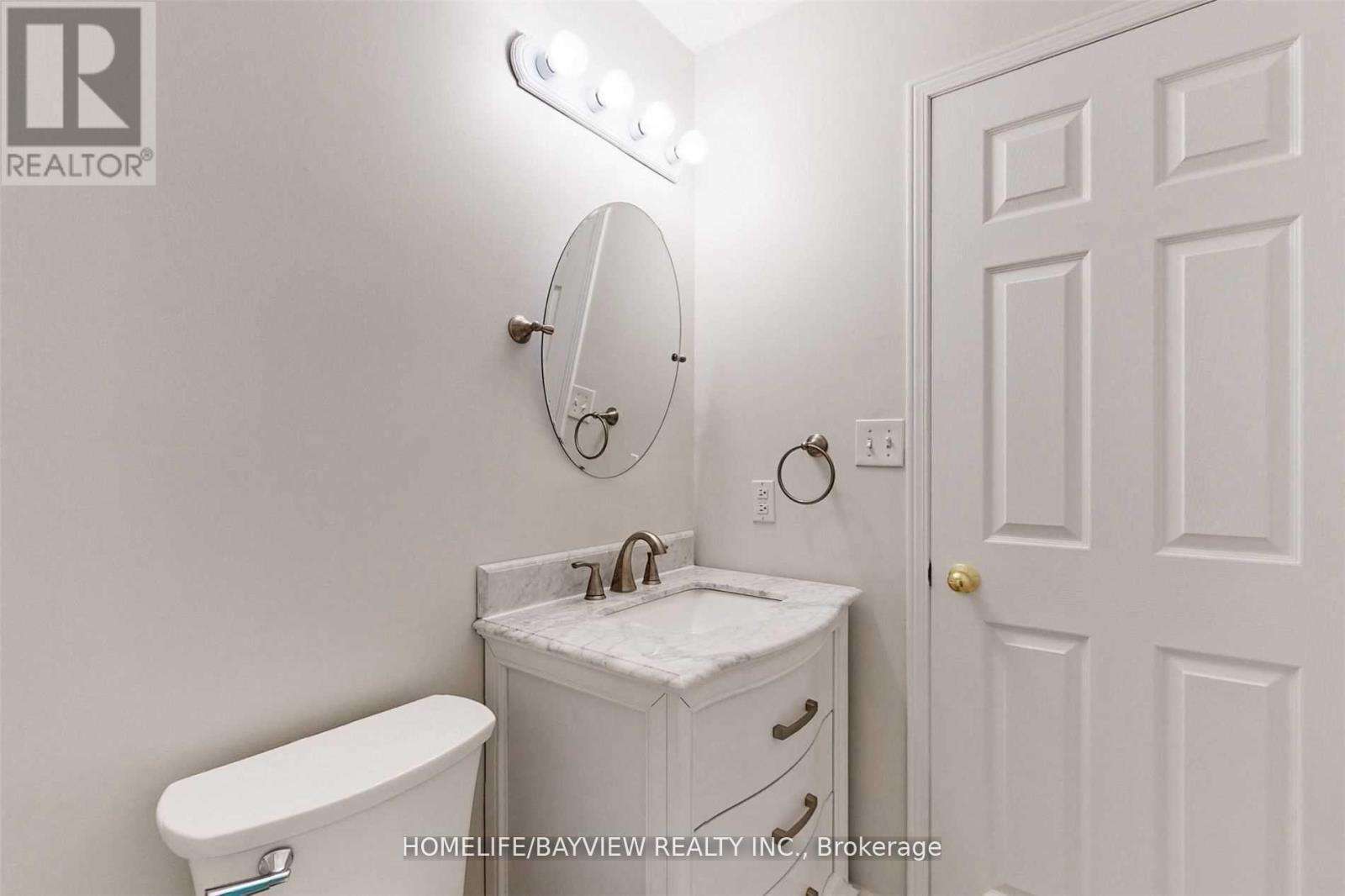 109 William Curtis Circle, Newmarket, Ontario  L3Y 8L8 - Photo 10 - N12497824