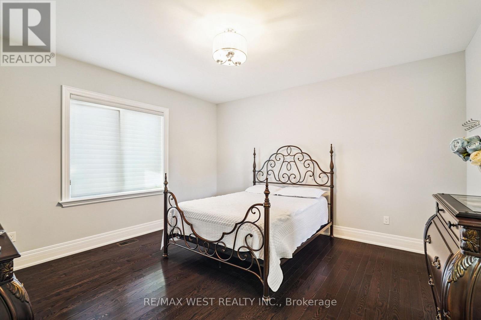 68 Walmer Road, Richmond Hill (North Richvale), Ontario  L4C 3X1 - Photo 13 - N12497858