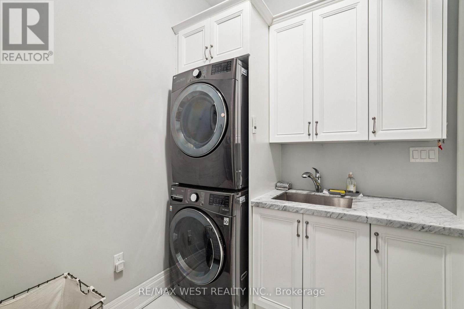 68 Walmer Road, Richmond Hill (North Richvale), Ontario  L4C 3X1 - Photo 14 - N12497858