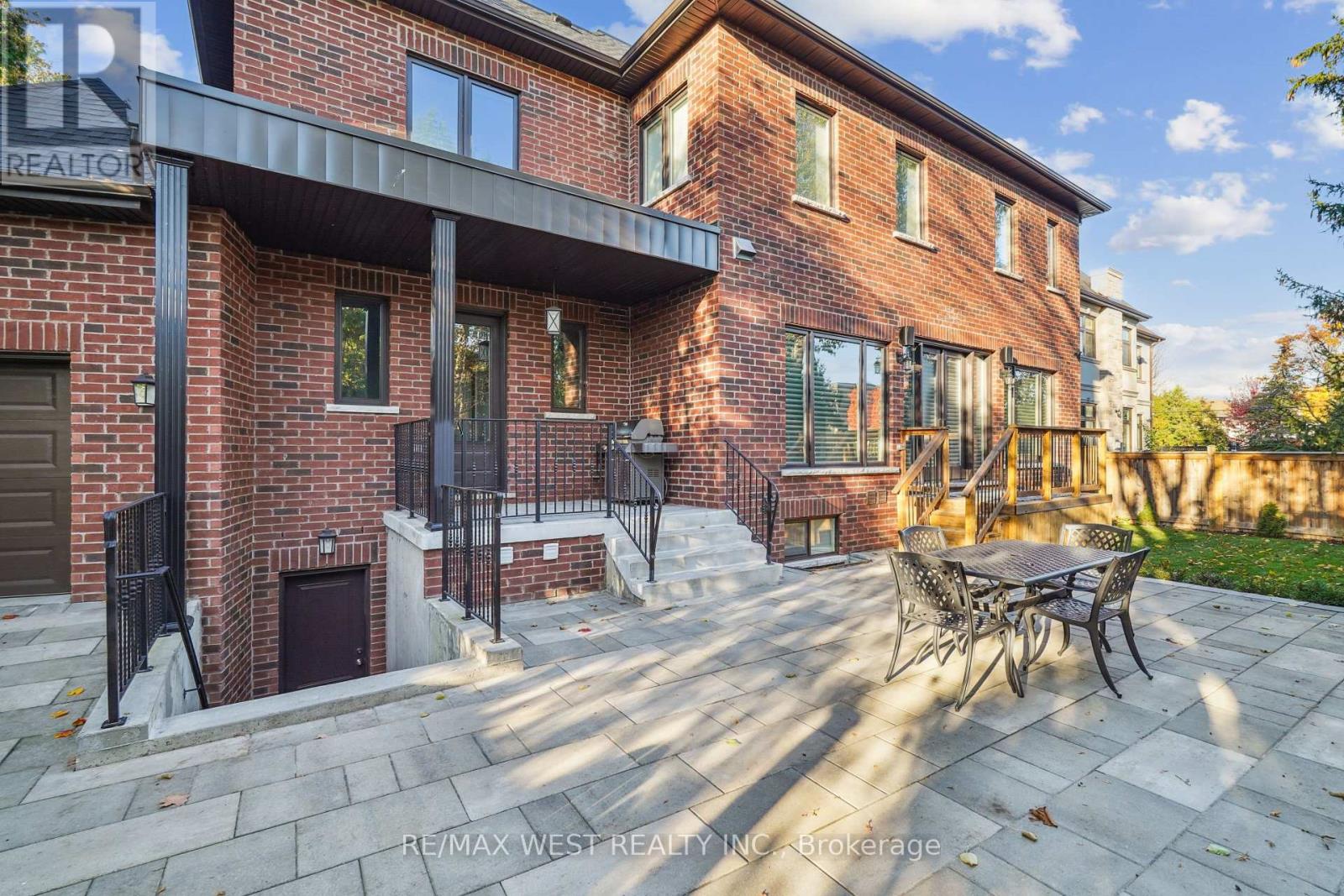 68 Walmer Road, Richmond Hill (North Richvale), Ontario  L4C 3X1 - Photo 18 - N12497858