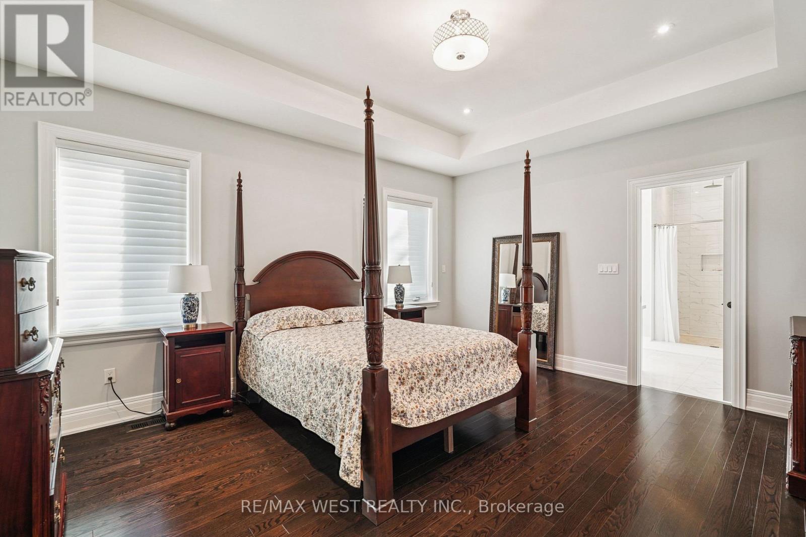 68 Walmer Road, Richmond Hill (North Richvale), Ontario  L4C 3X1 - Photo 9 - N12497858